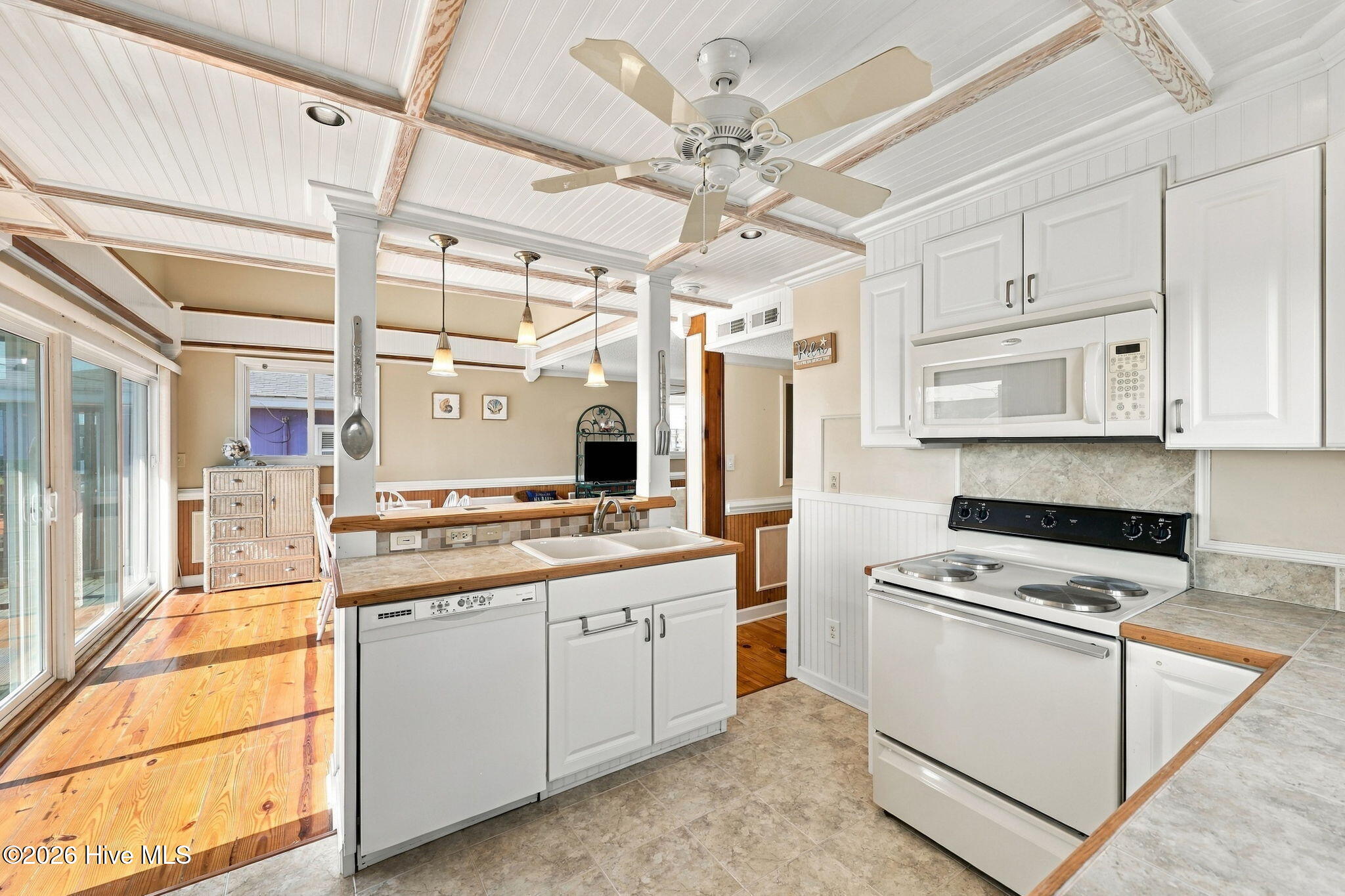 1305 N Shore Drive Property Photo 17