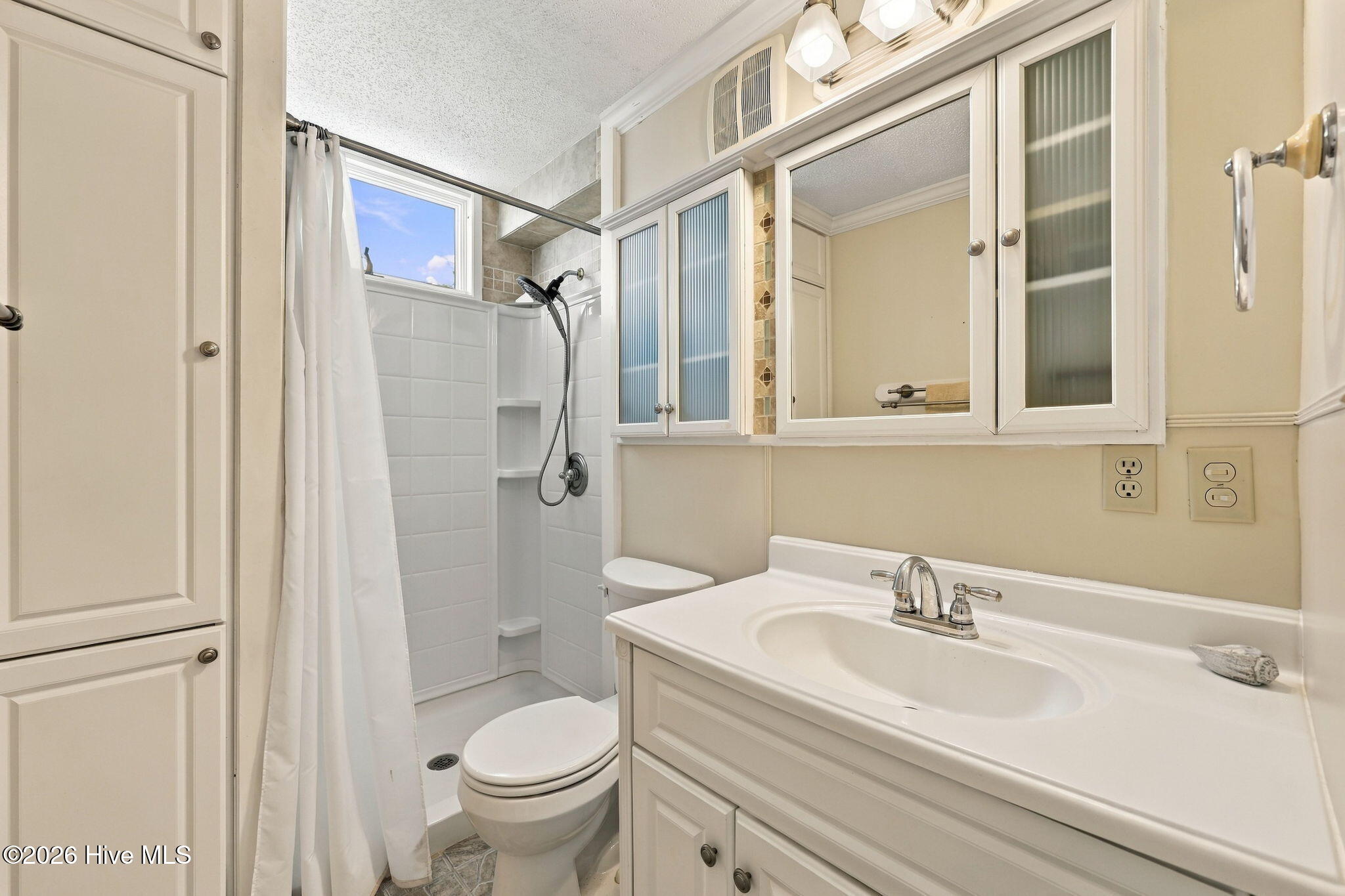 1305 N Shore Drive Property Photo 26