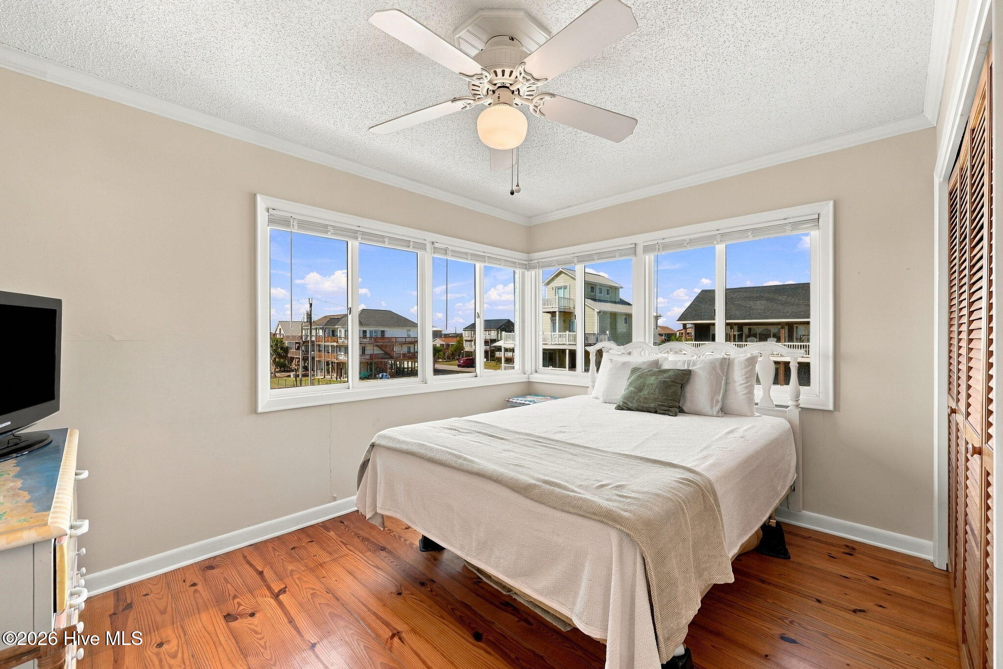 1305 N Shore Drive Property Photo 32