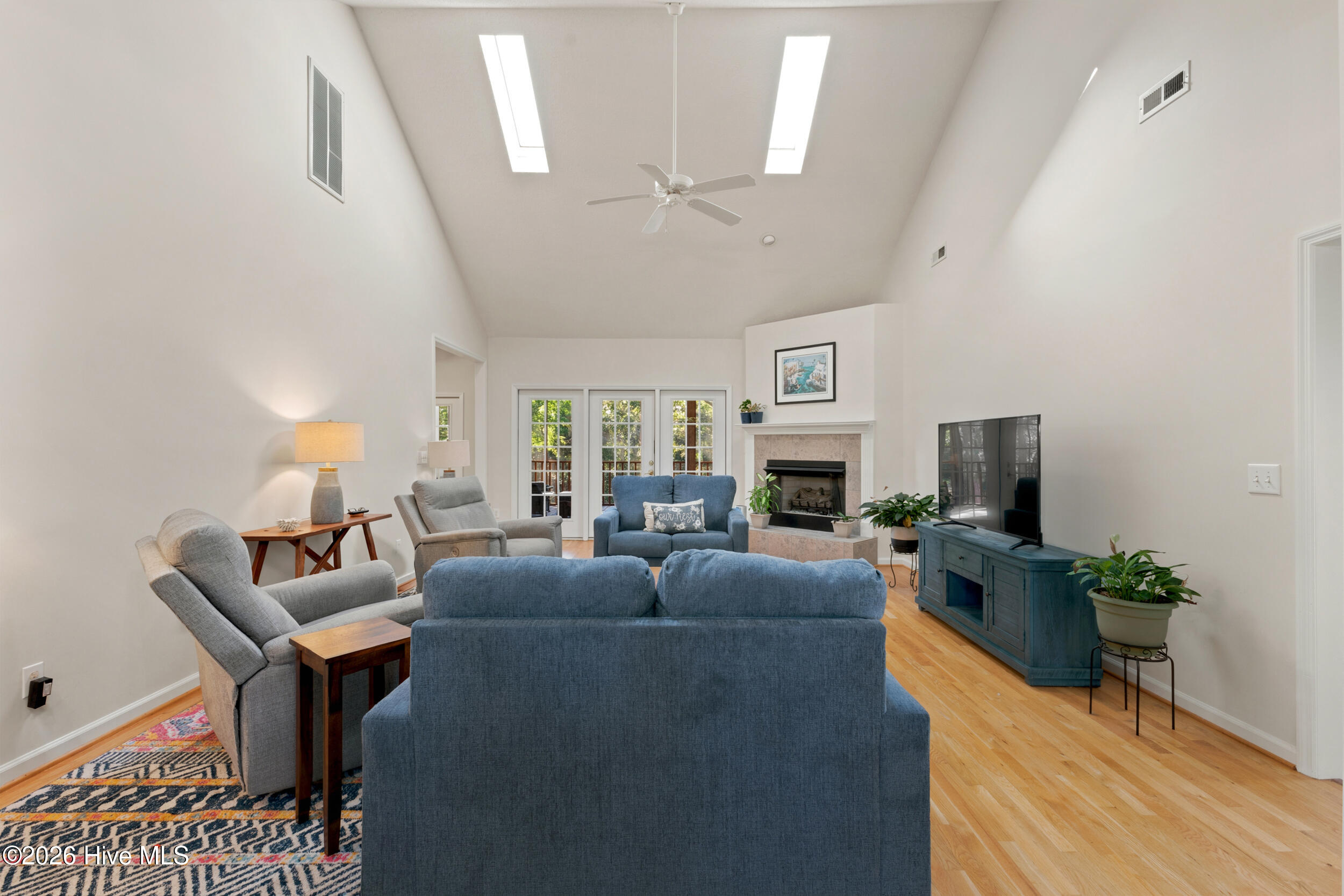 211 The Cape Boulevard Property Photo 3
