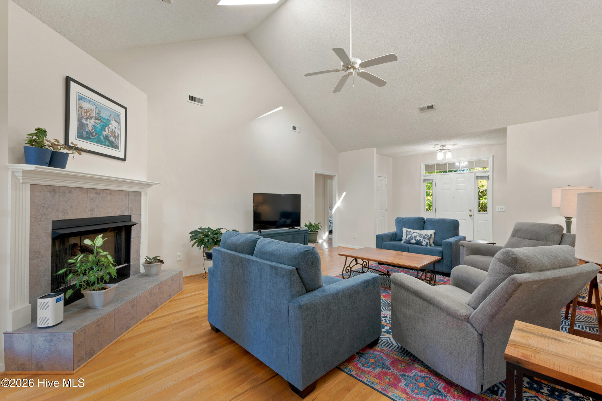 211 The Cape Boulevard Property Photo 4