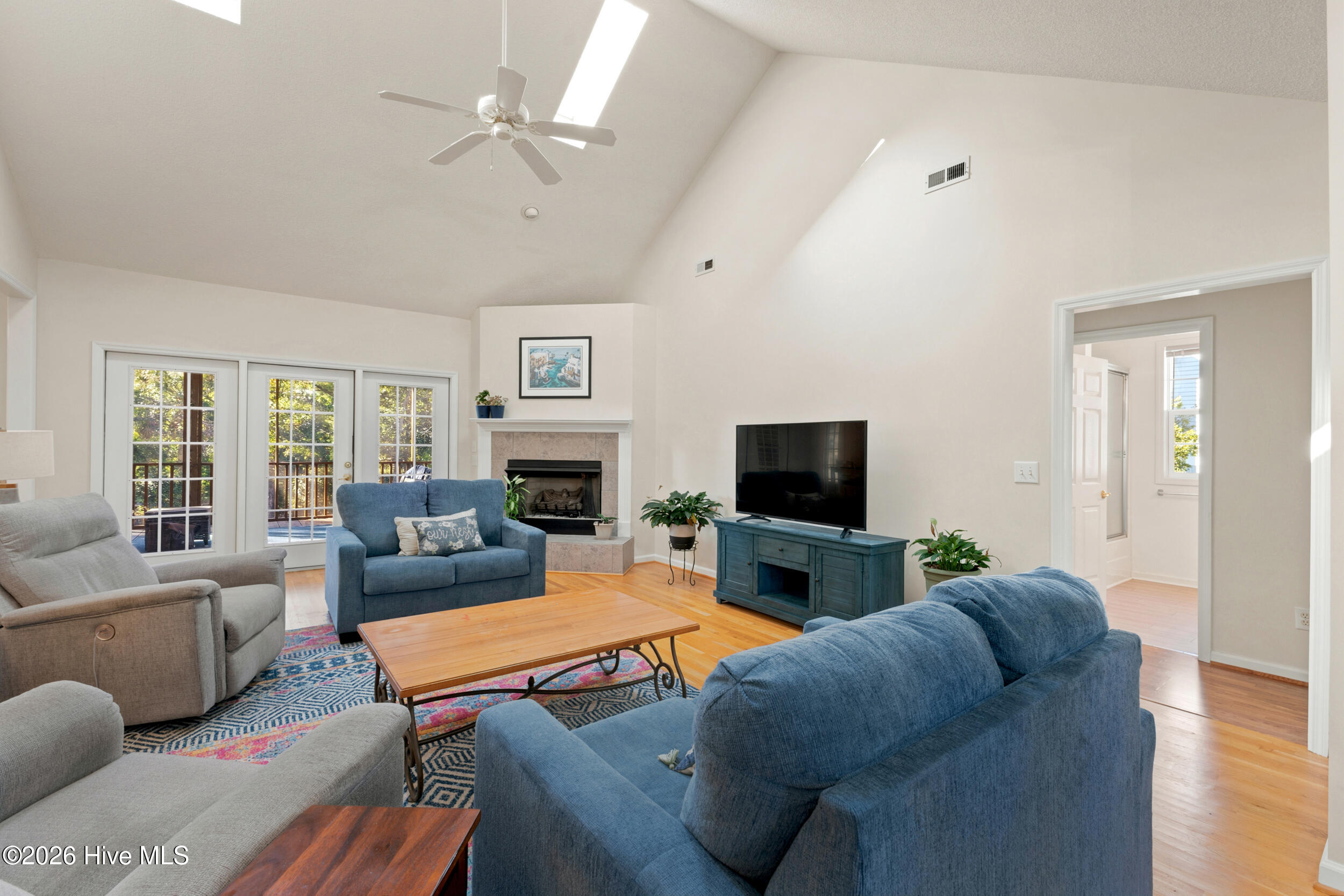 211 The Cape Boulevard Property Photo 6