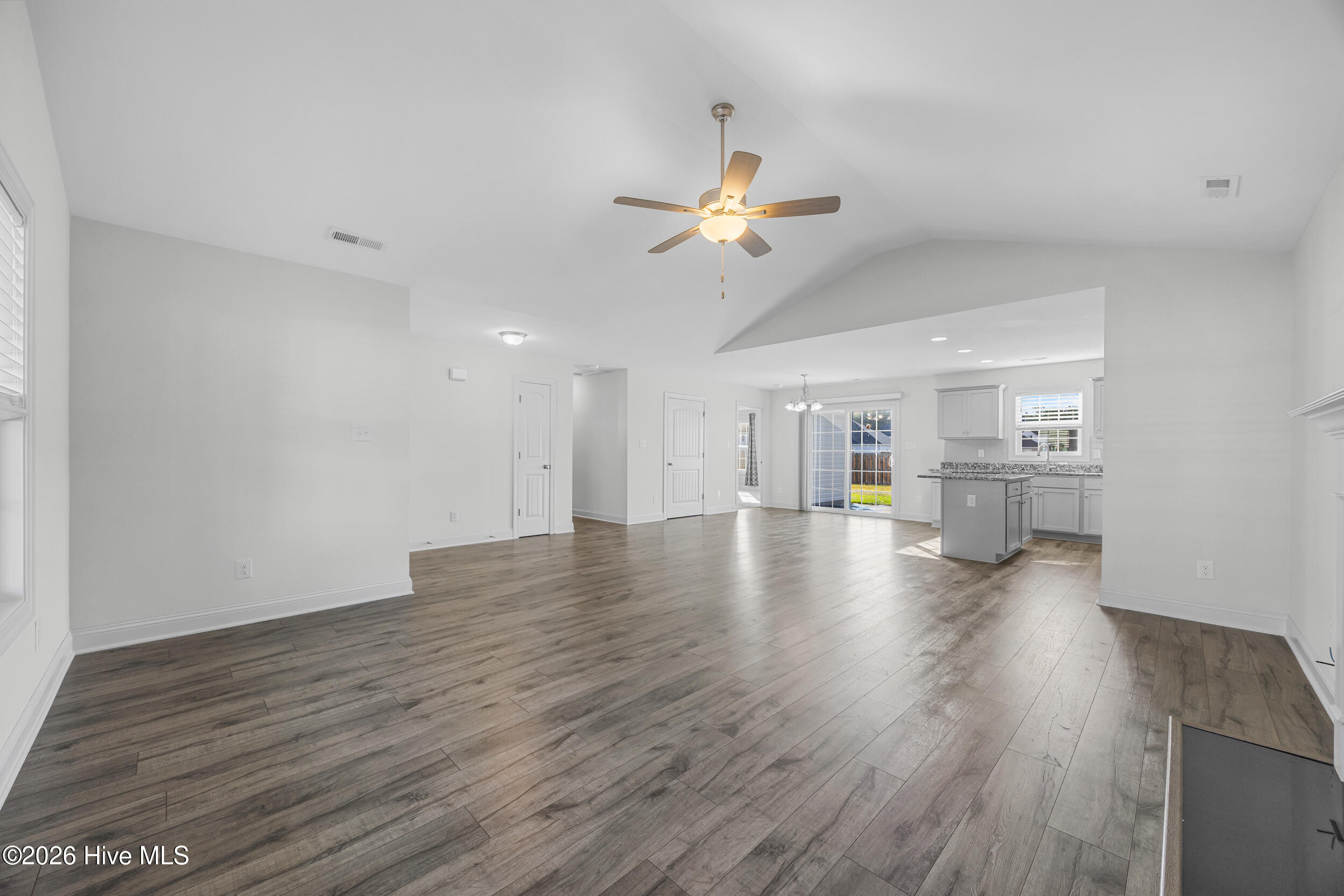496 Pebble Shore Drive Property Photo 9