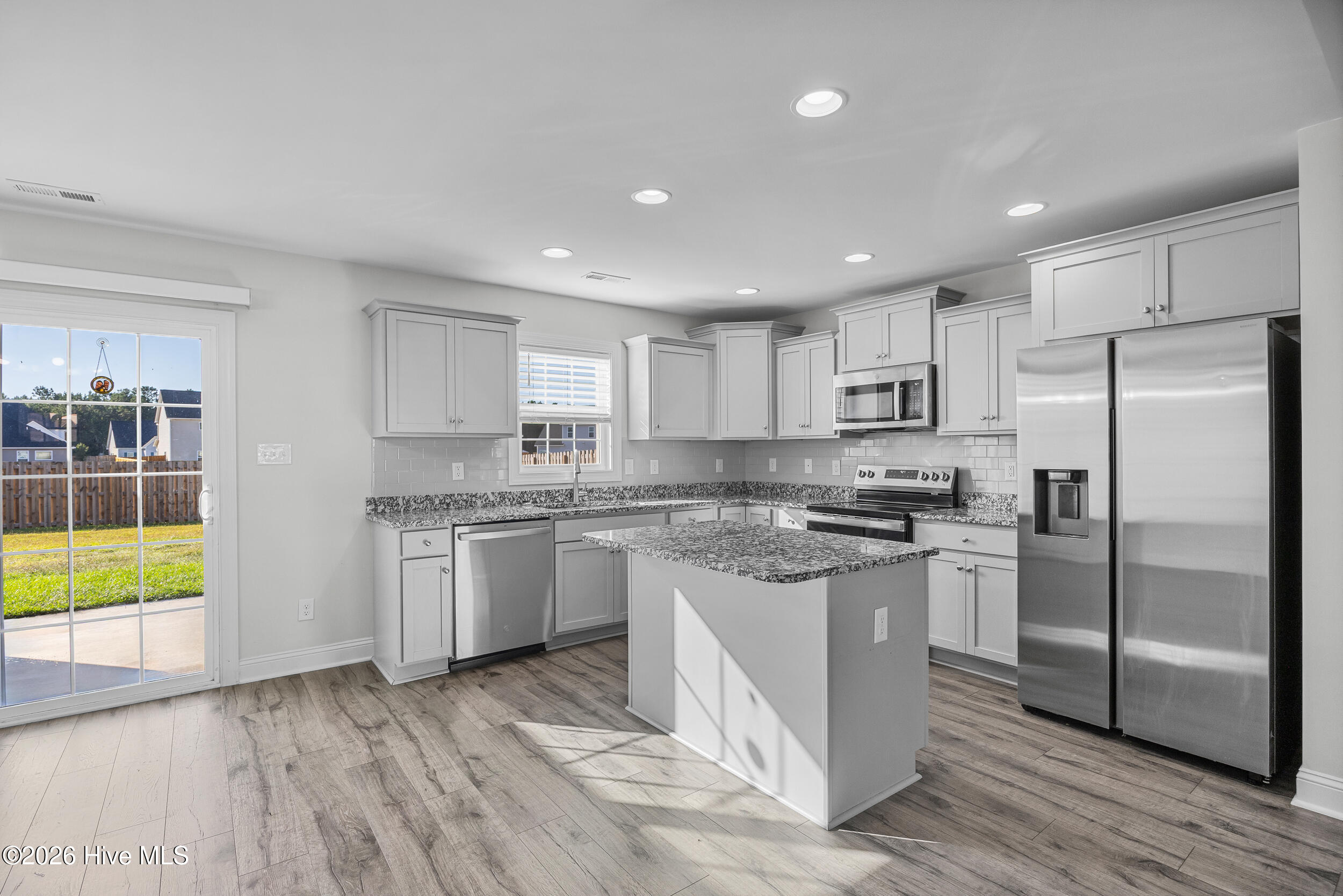 496 Pebble Shore Drive Property Photo 12