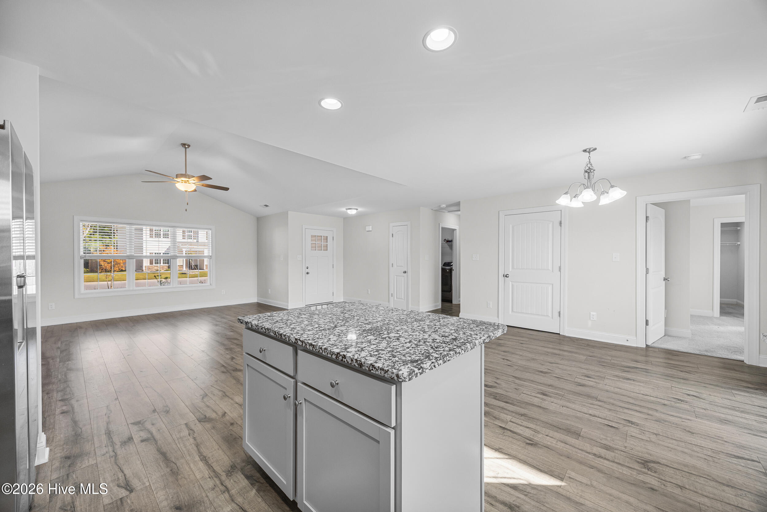 496 Pebble Shore Drive Property Photo 14