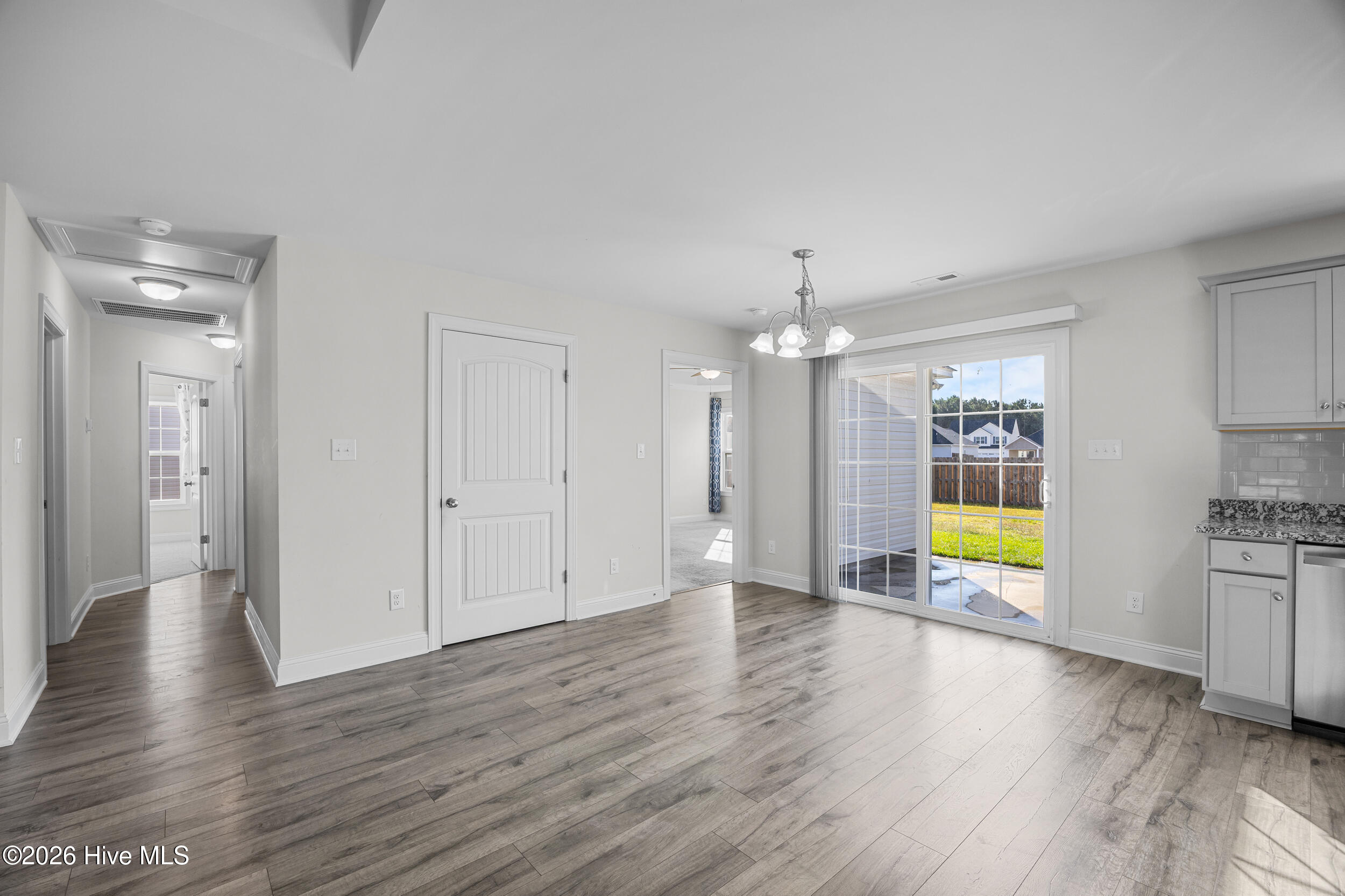 496 Pebble Shore Drive Property Photo 15