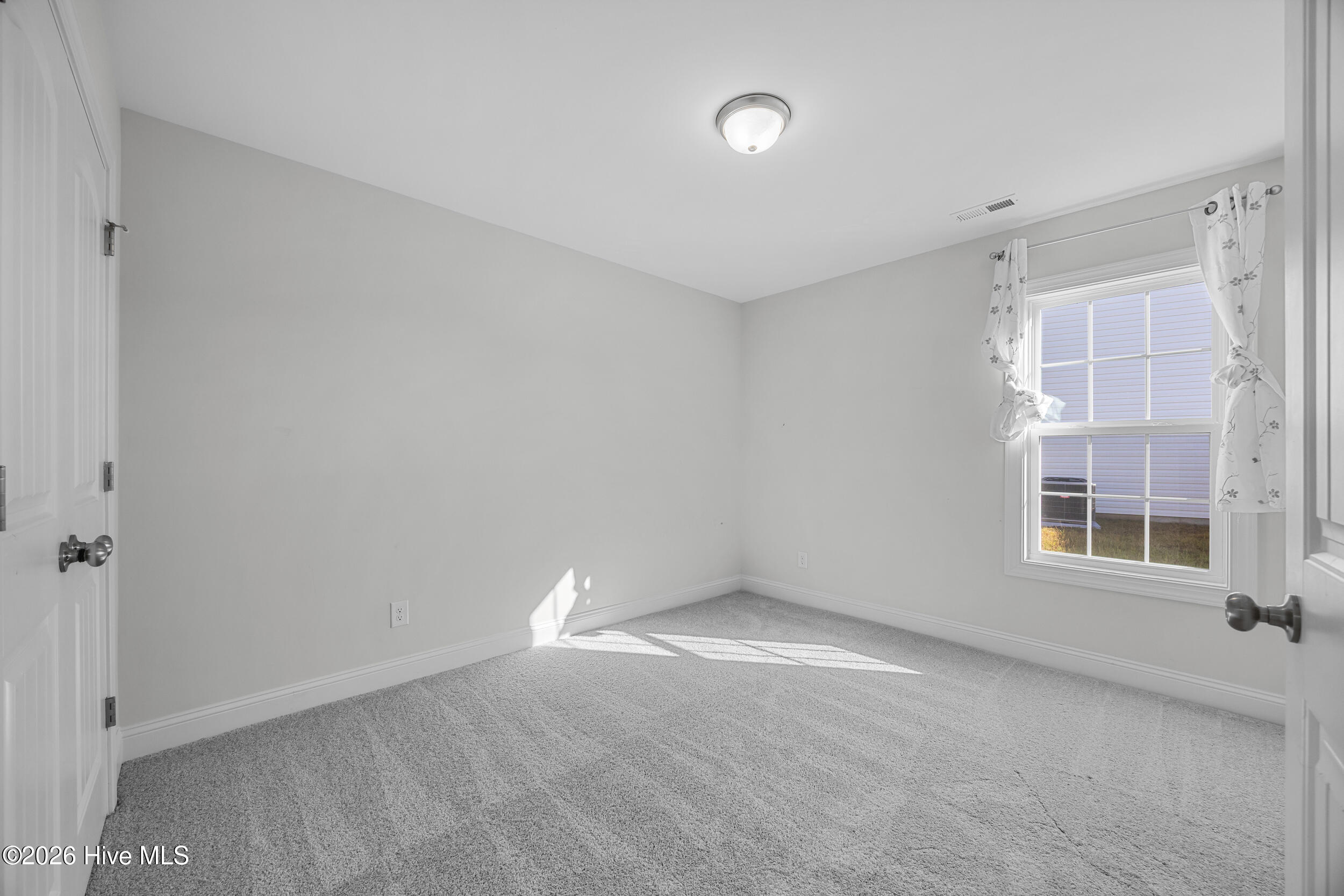 496 Pebble Shore Drive Property Photo 28