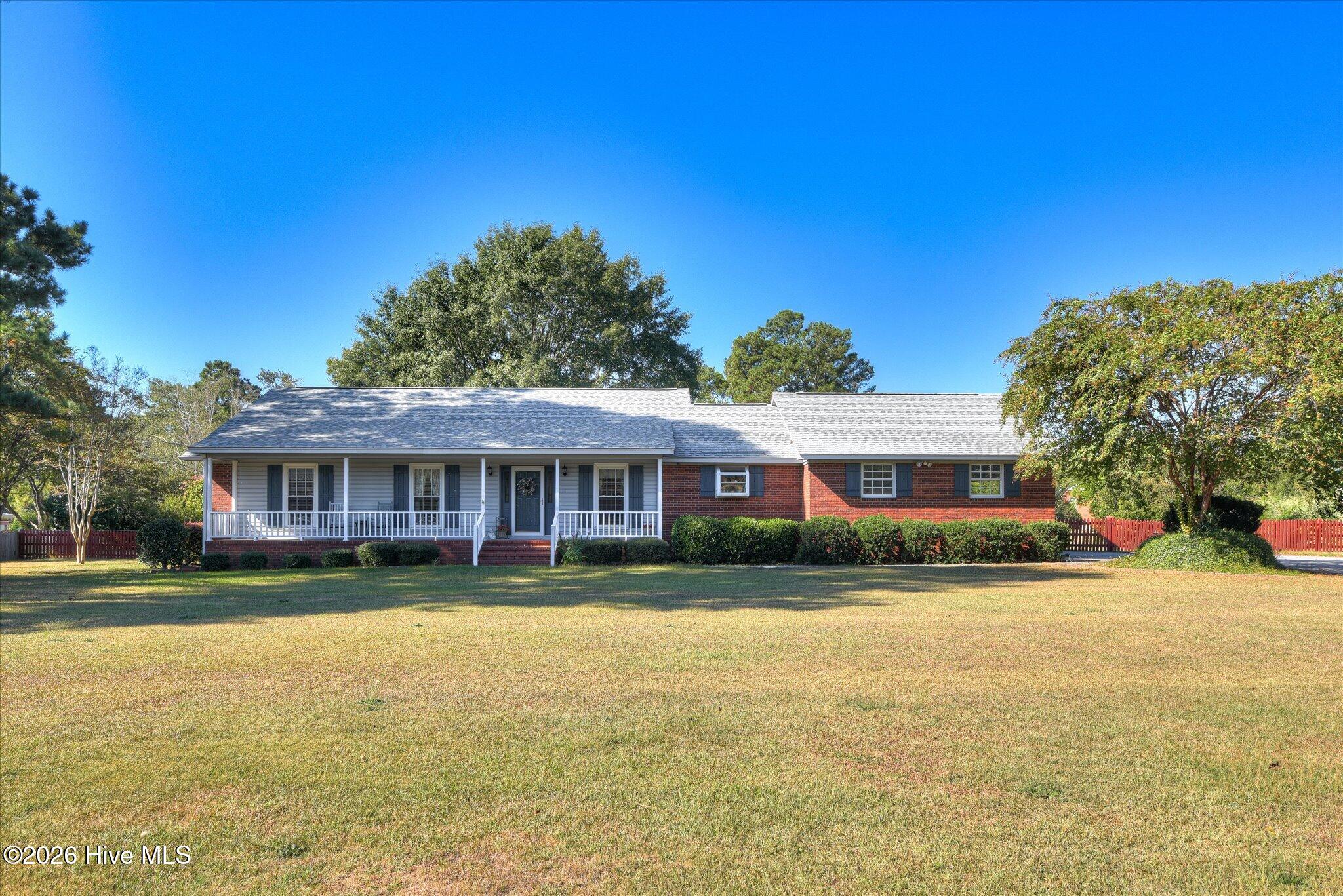 104 Foxhunt Drive Property Photo 1