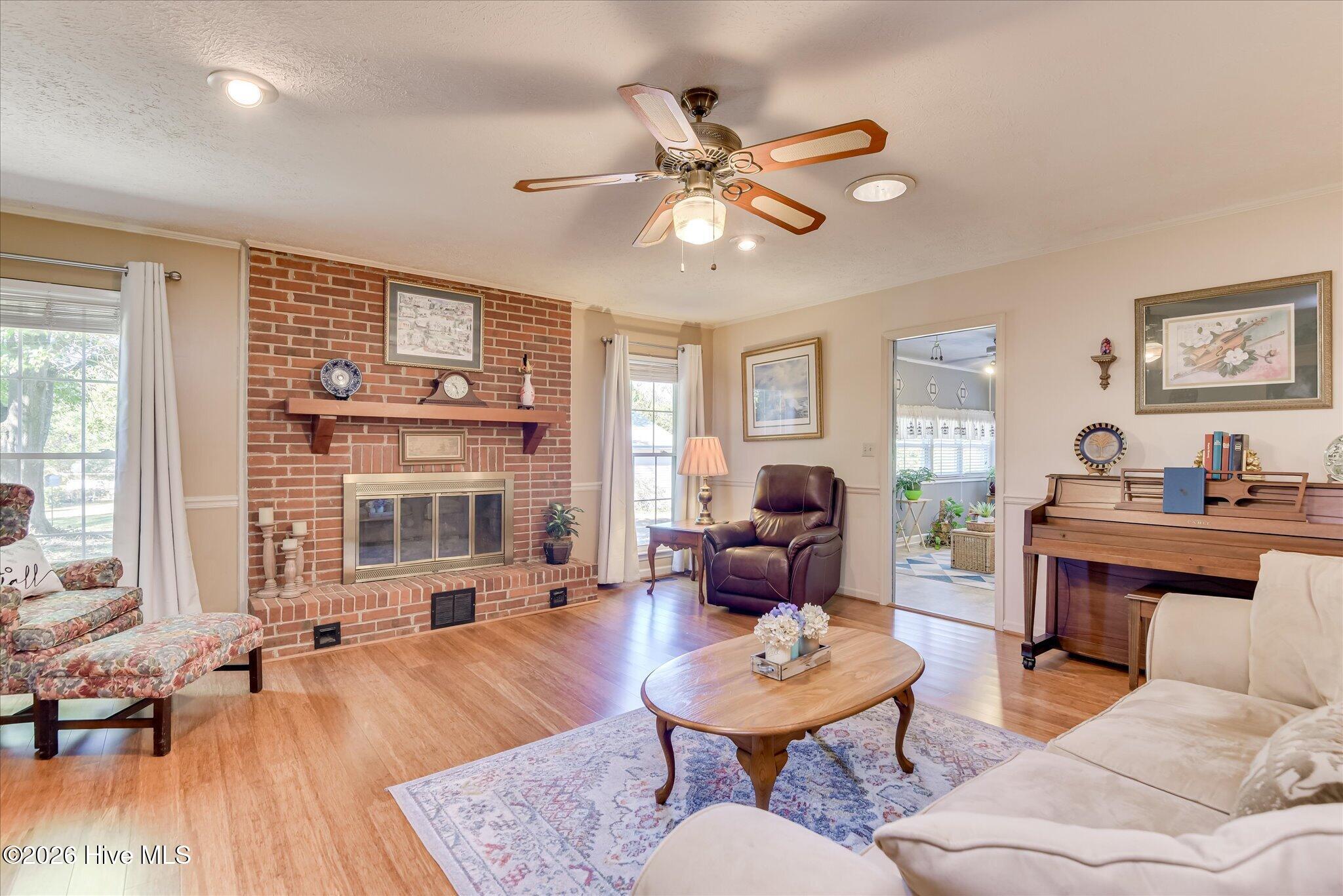 104 Foxhunt Drive Property Photo 4