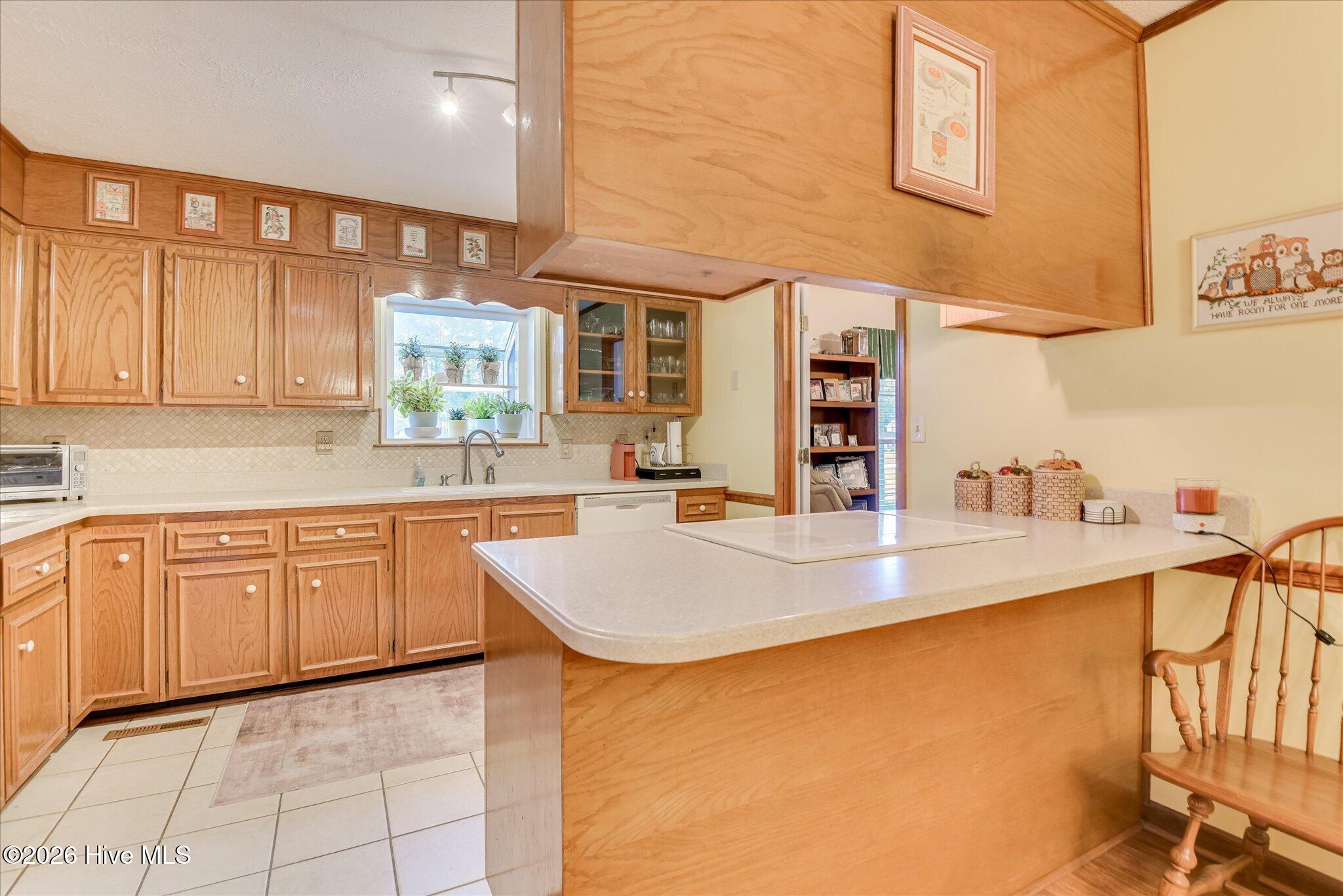 104 Foxhunt Drive Property Photo 14