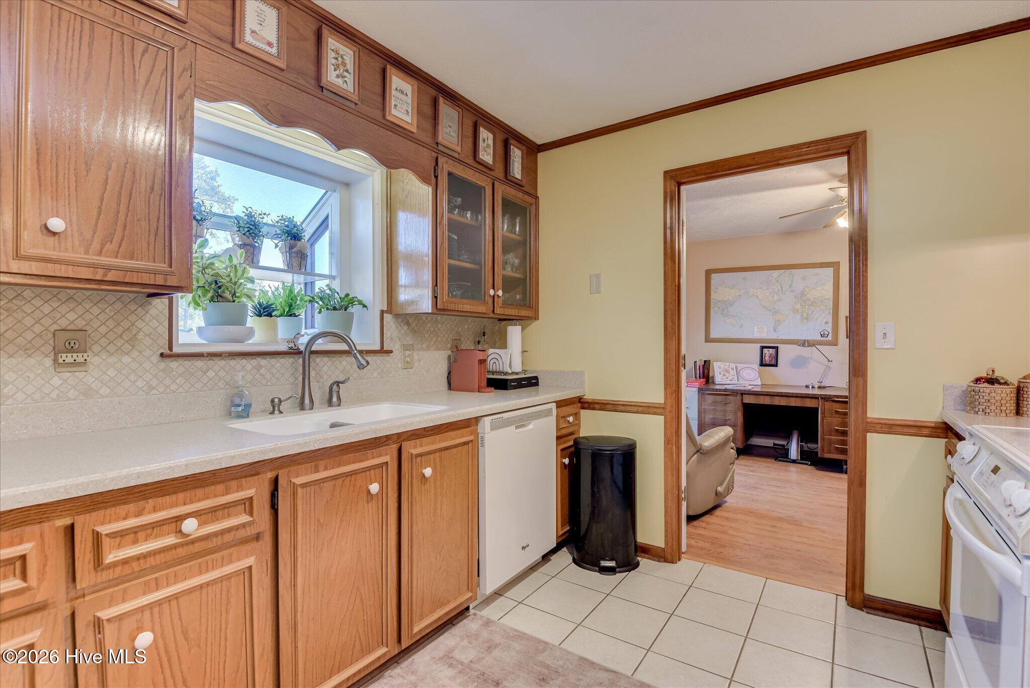104 Foxhunt Drive Property Photo 17