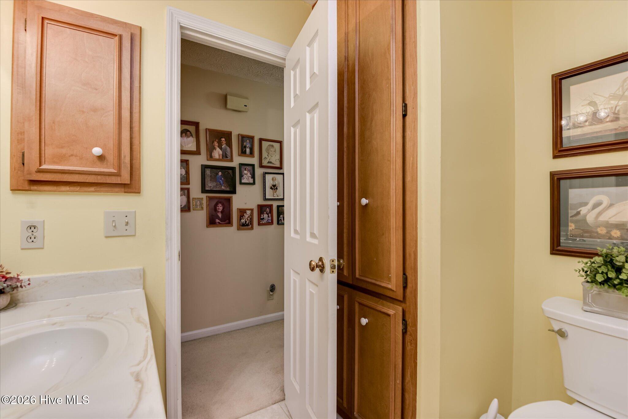 104 Foxhunt Drive Property Photo 32