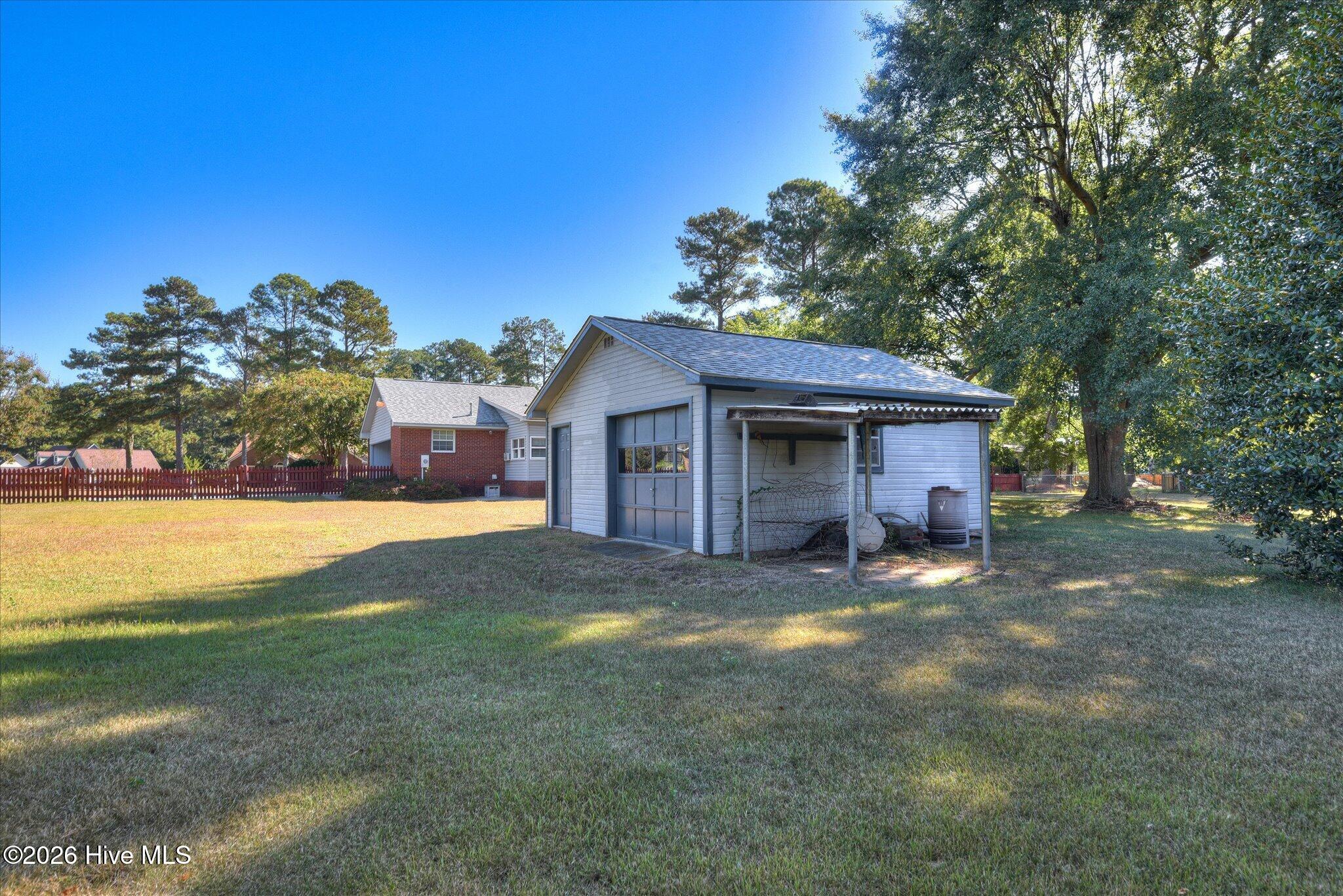 104 Foxhunt Drive Property Photo 38