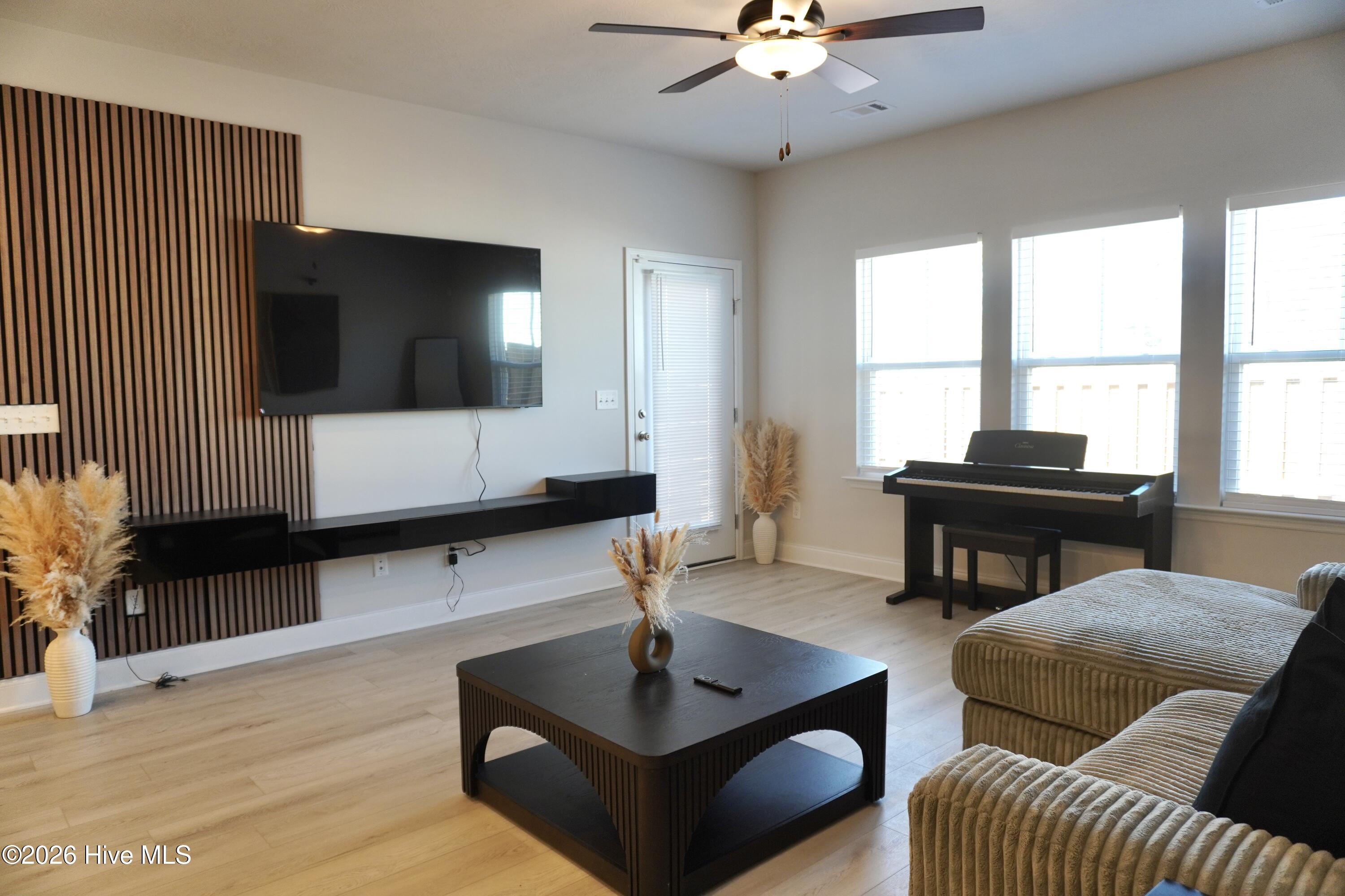 1093 Primrose Drive Property Photo 3