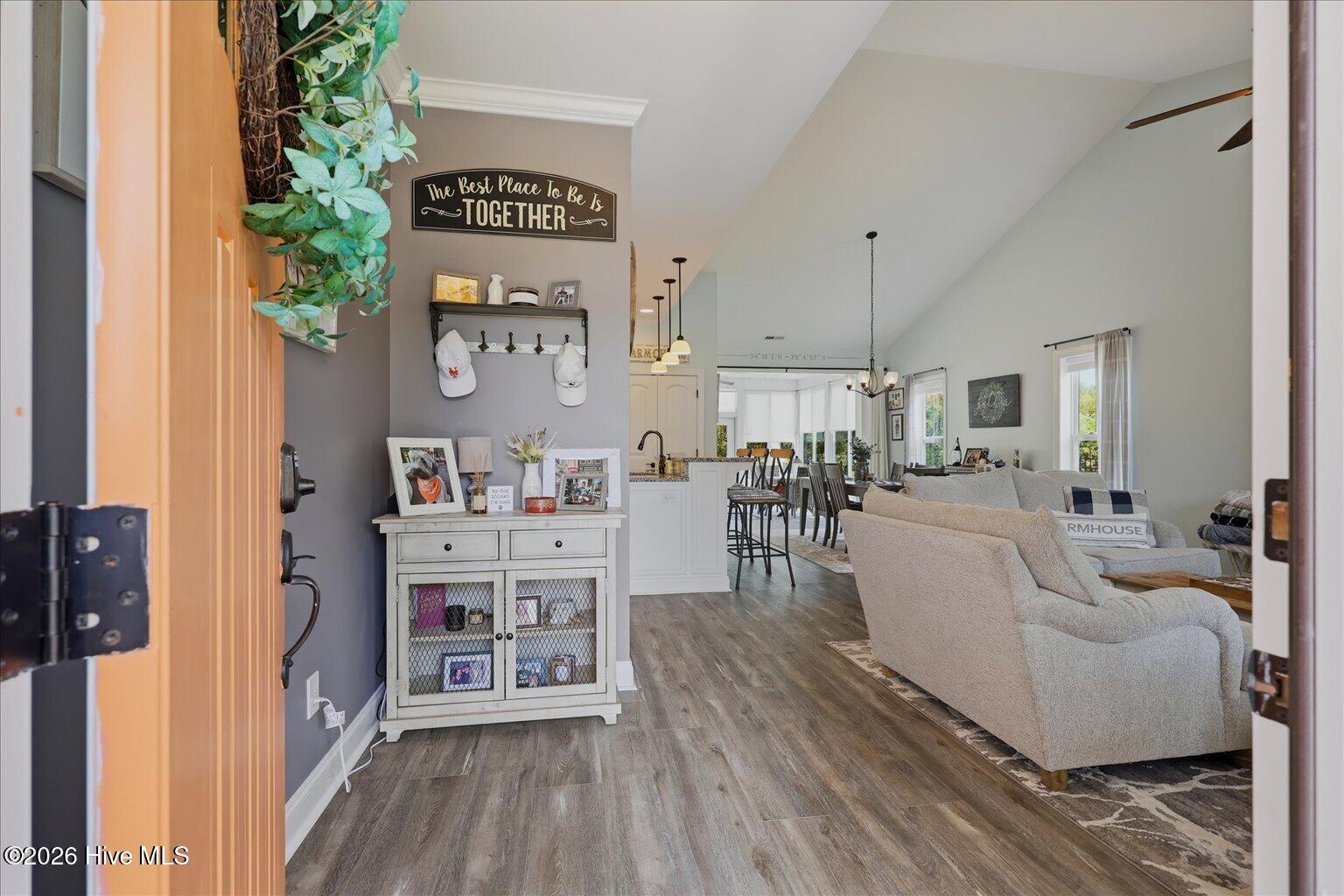8175 Garden Pointe Drive Ne Property Photo 6