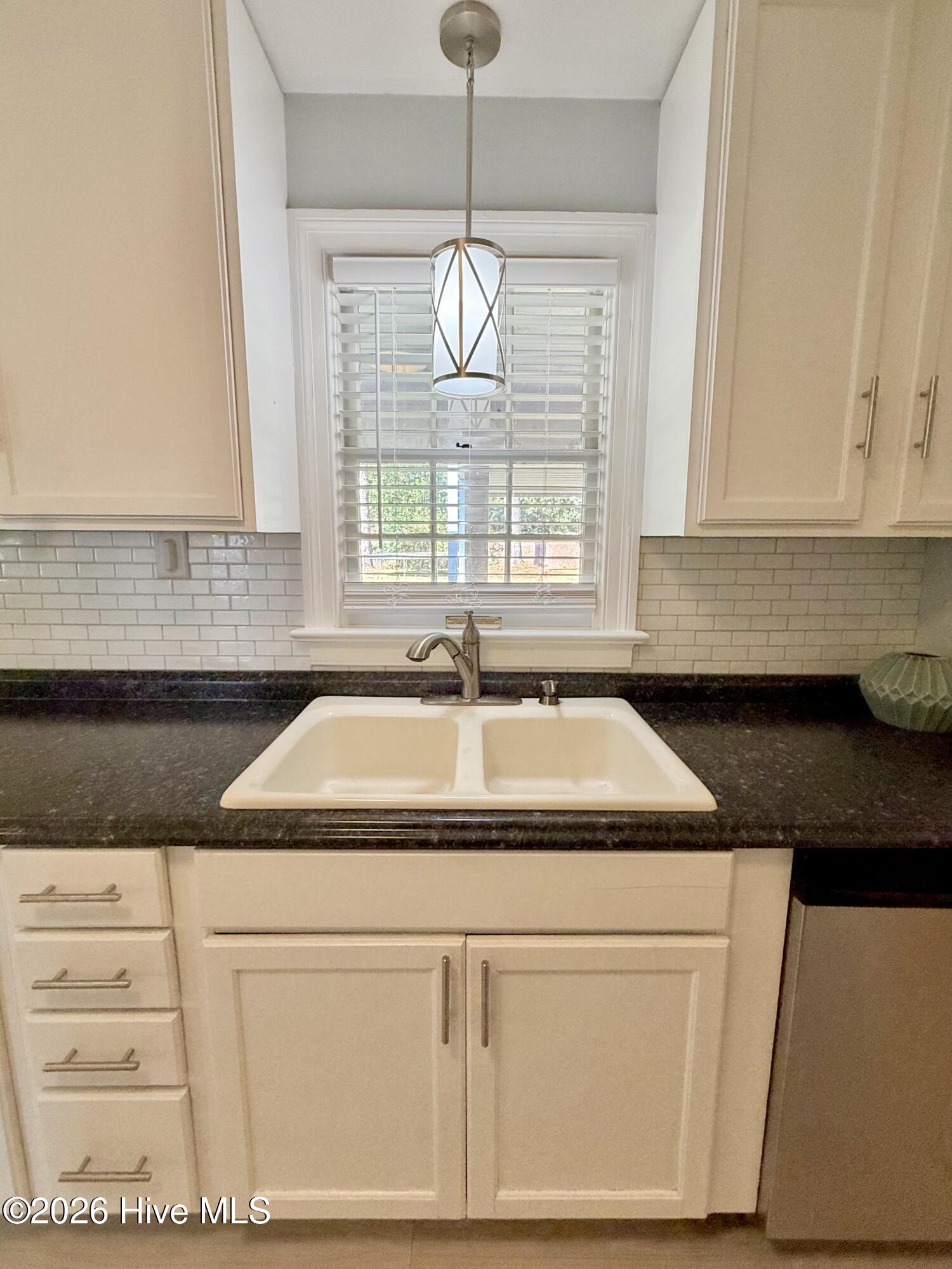 1008 Rhem Street Property Photo 23