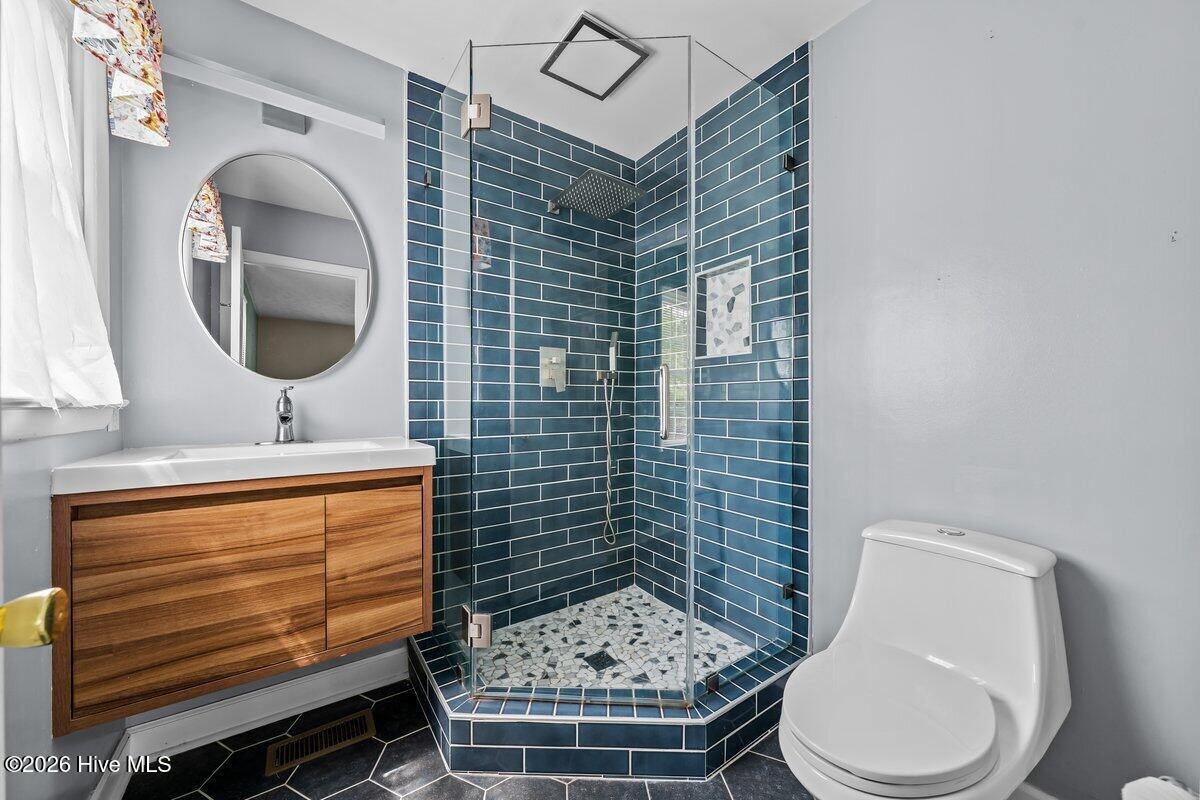 1003 Robinwood Road Property Photo 24