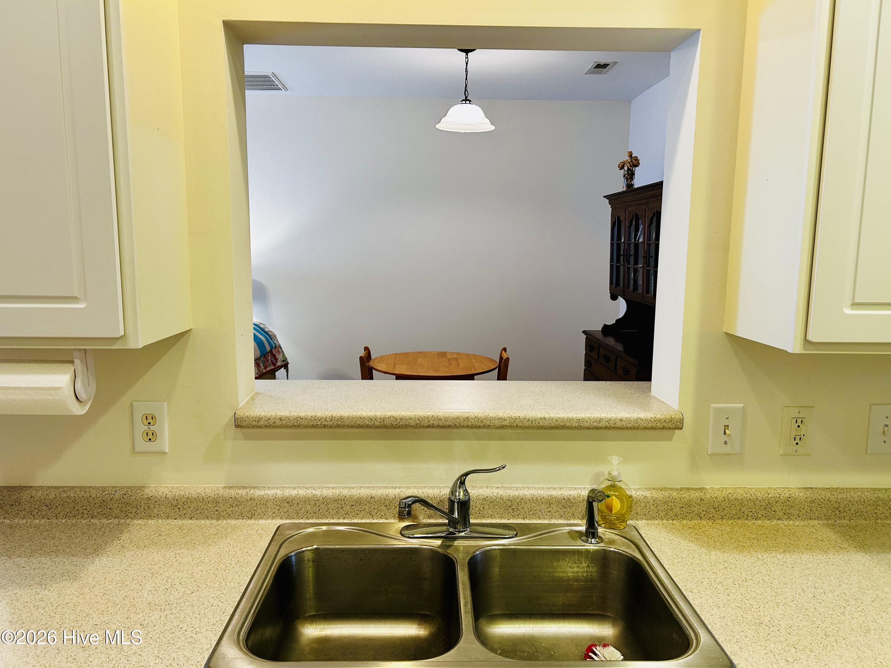 1620 Honeybee Lane Property Photo 7