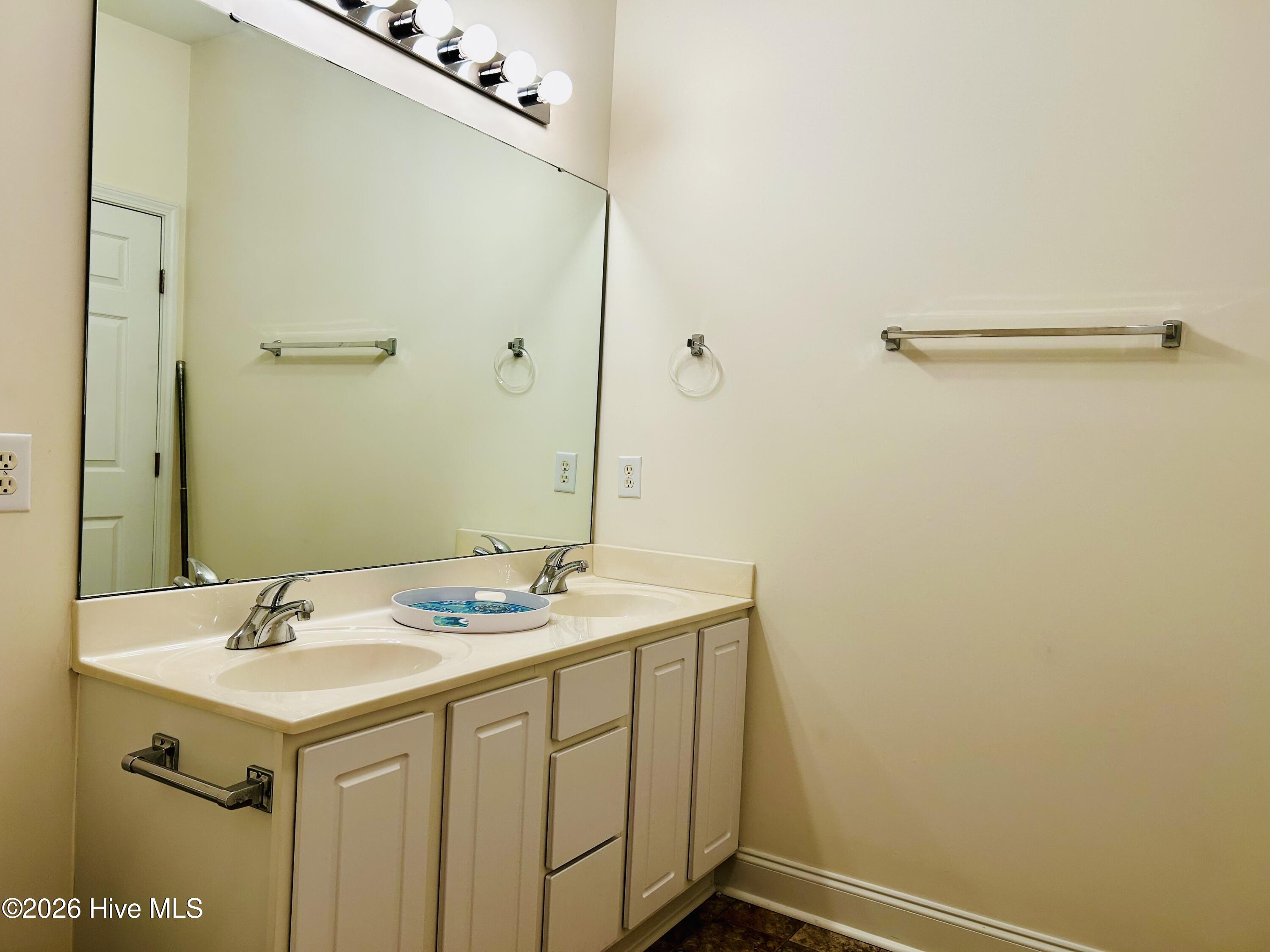 1620 Honeybee Lane Property Photo 17