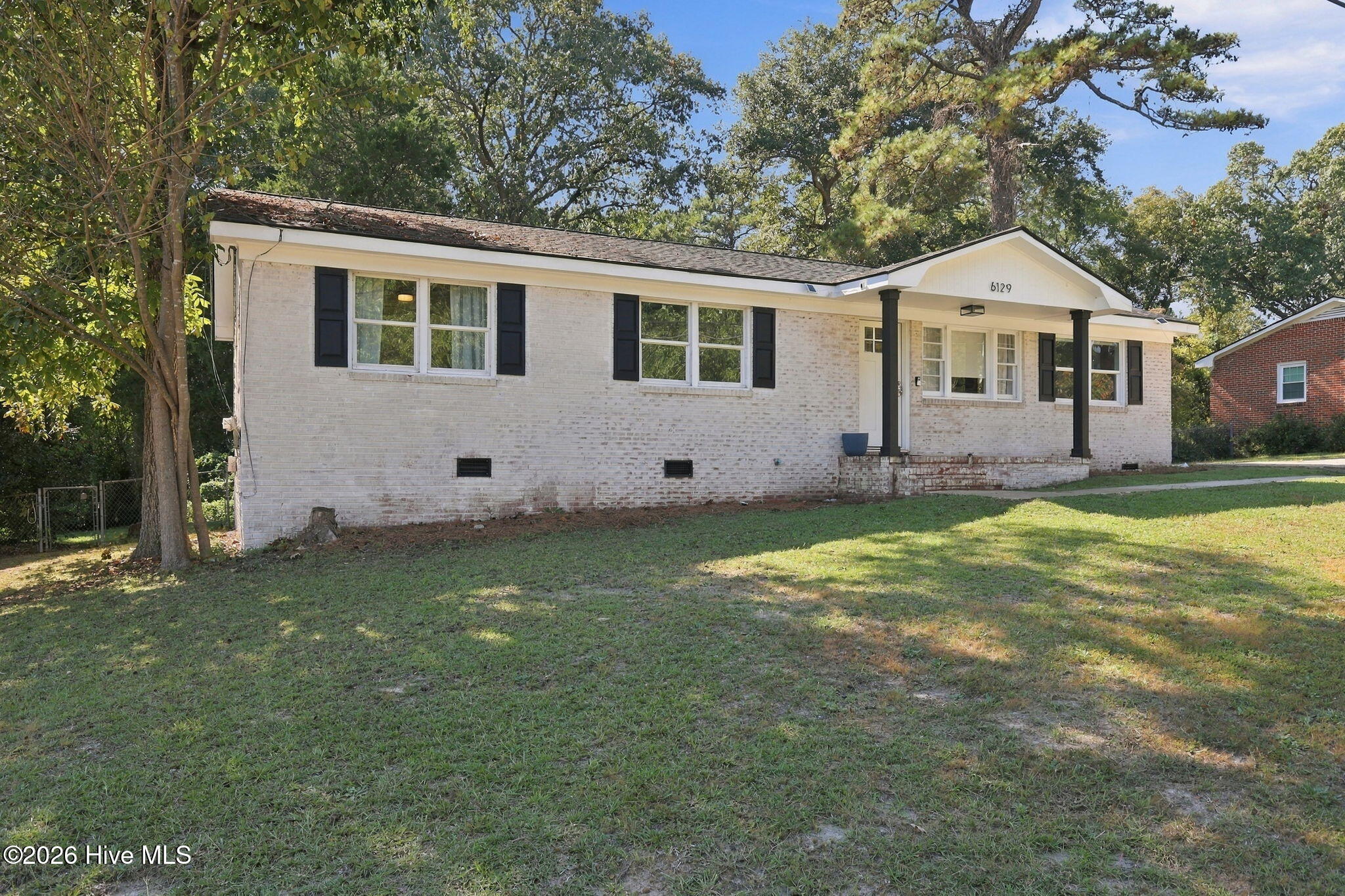 6129 Louise Street Property Photo 2