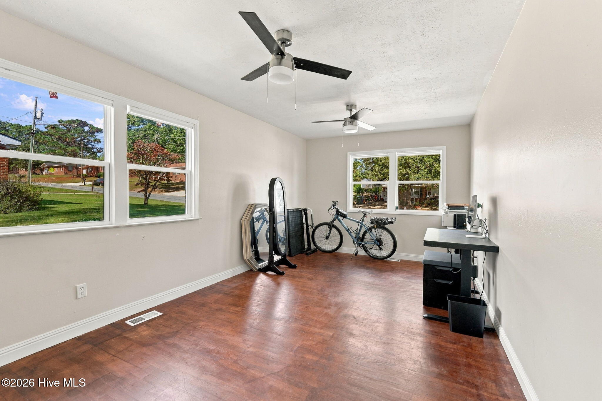 6129 Louise Street Property Photo 17