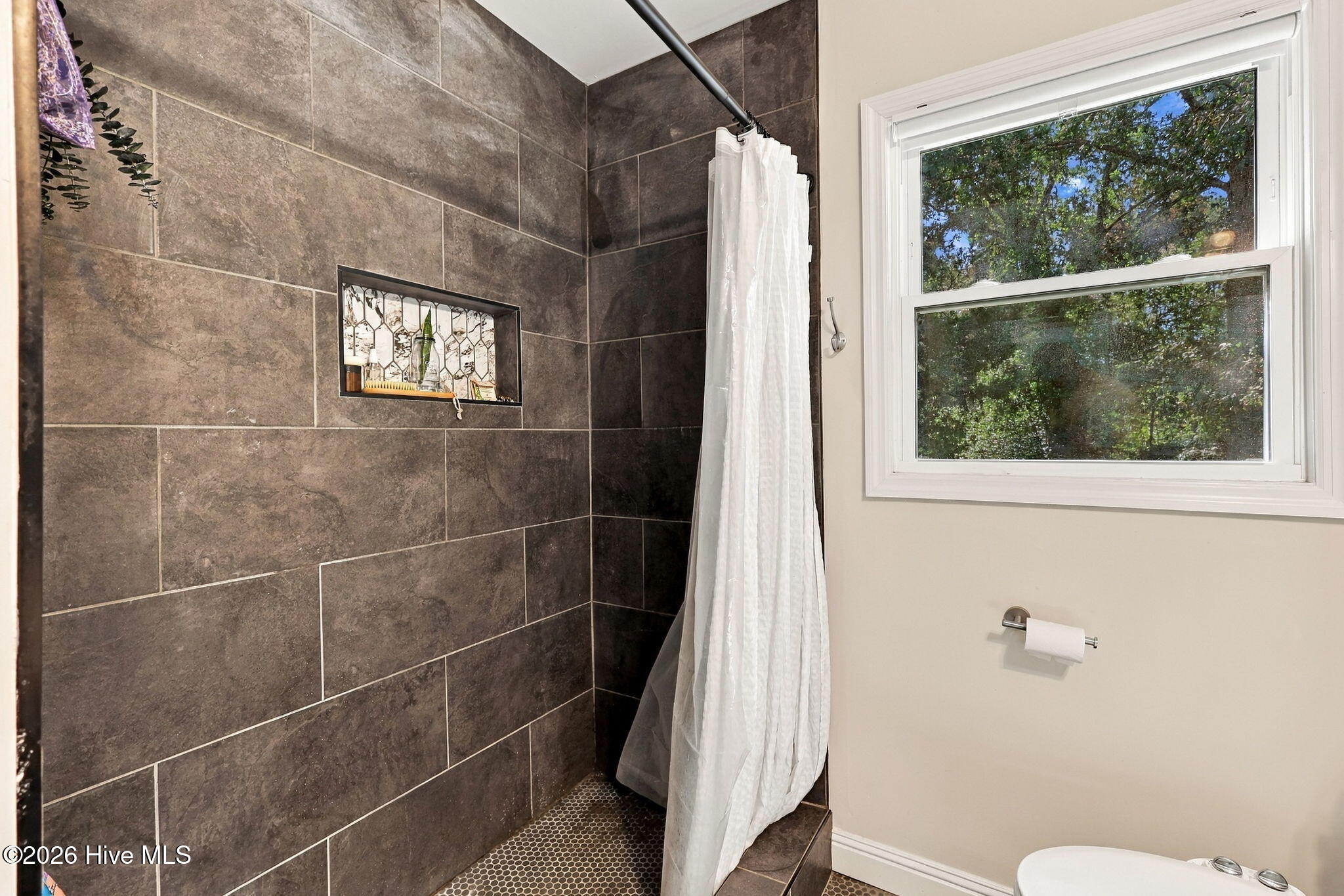 6129 Louise Street Property Photo 22