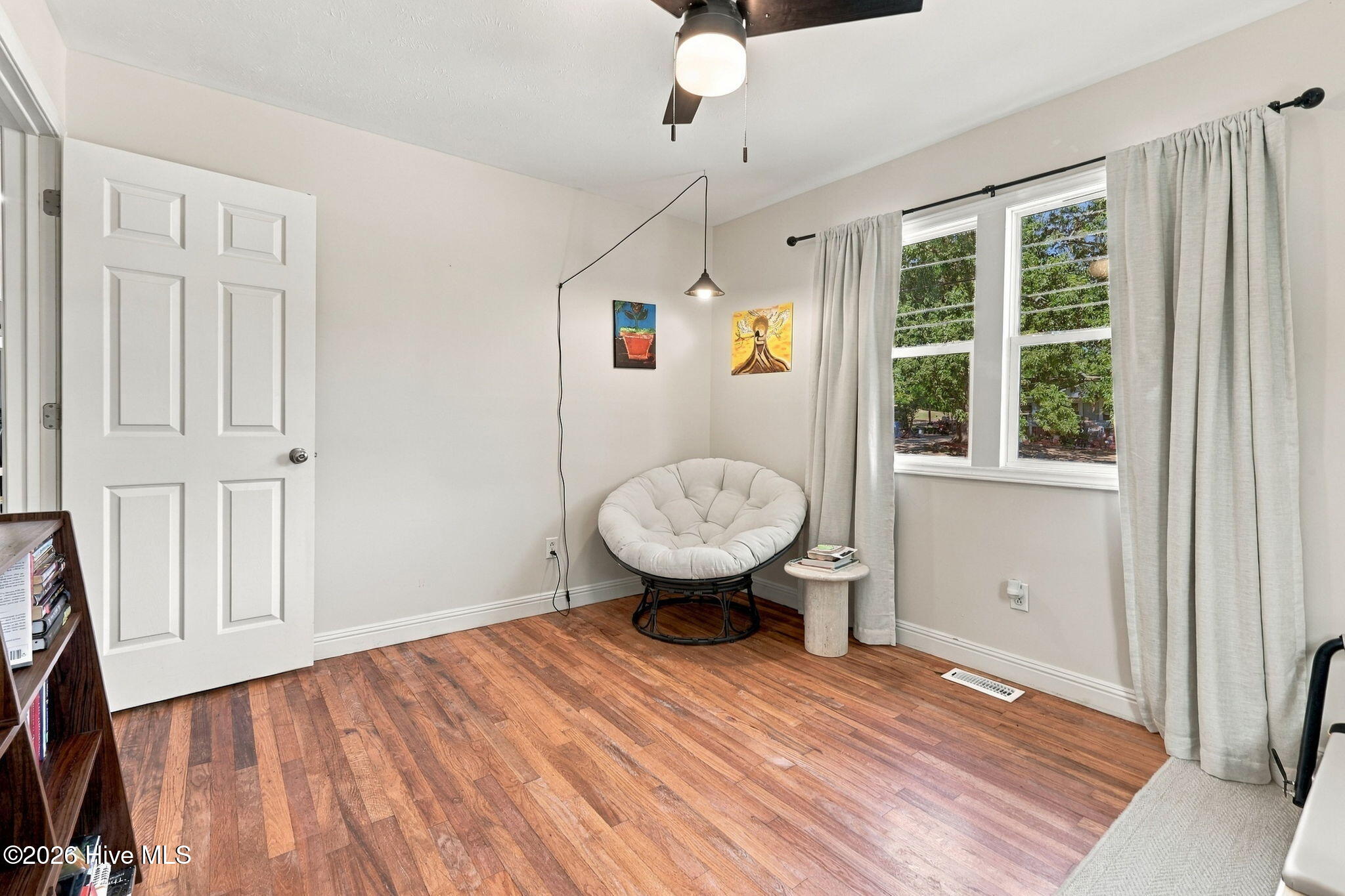 6129 Louise Street Property Photo 26