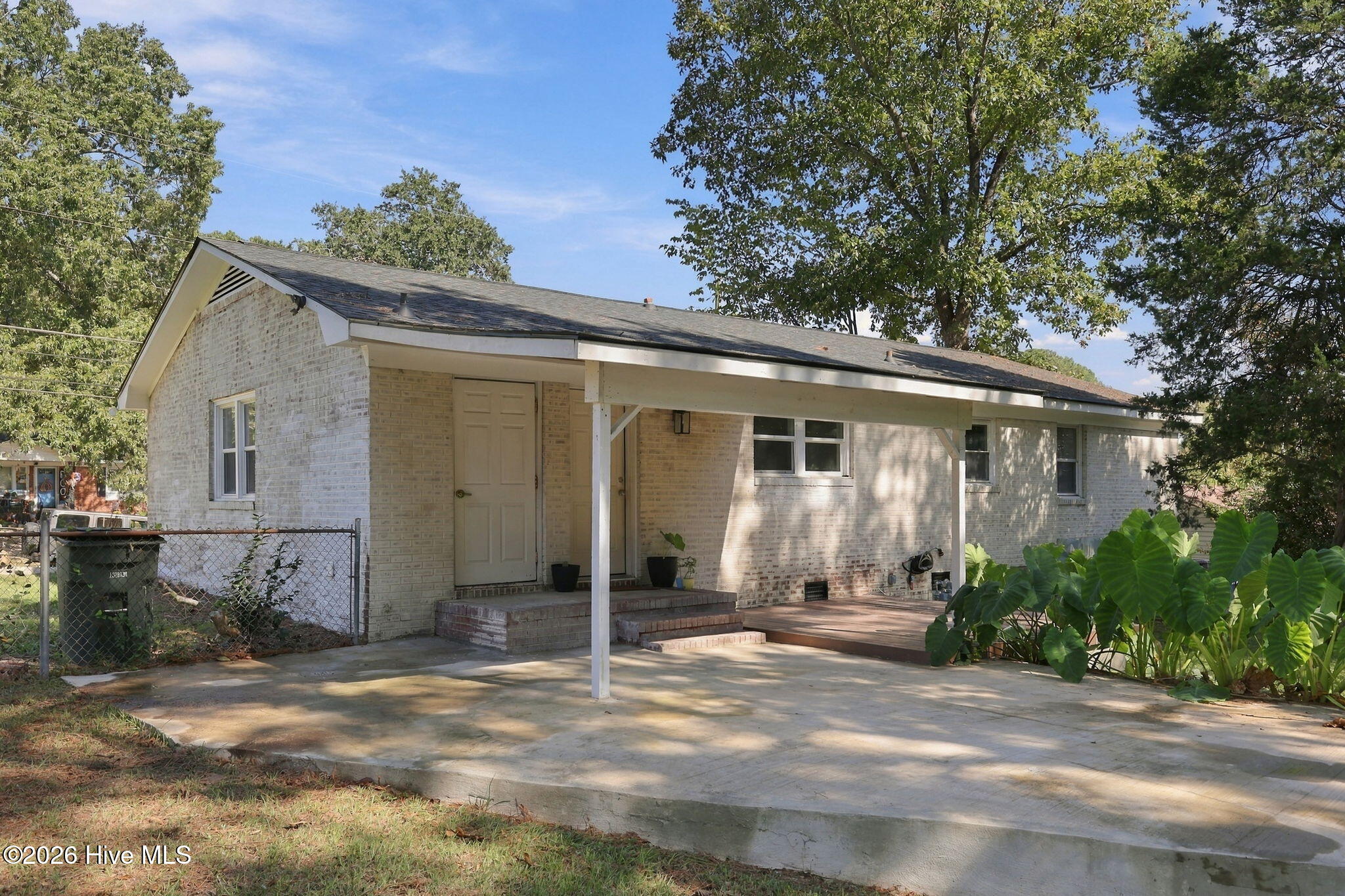 6129 Louise Street Property Photo 30