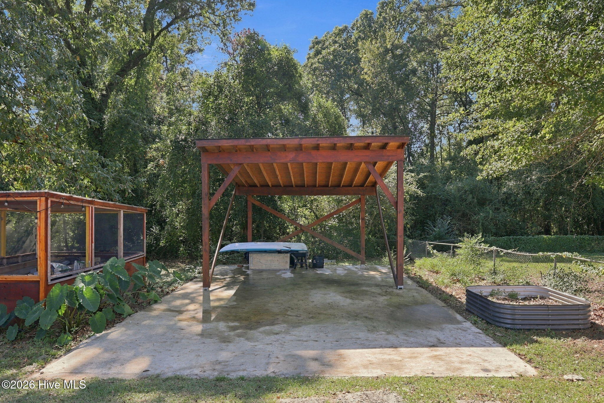 6129 Louise Street Property Photo 31