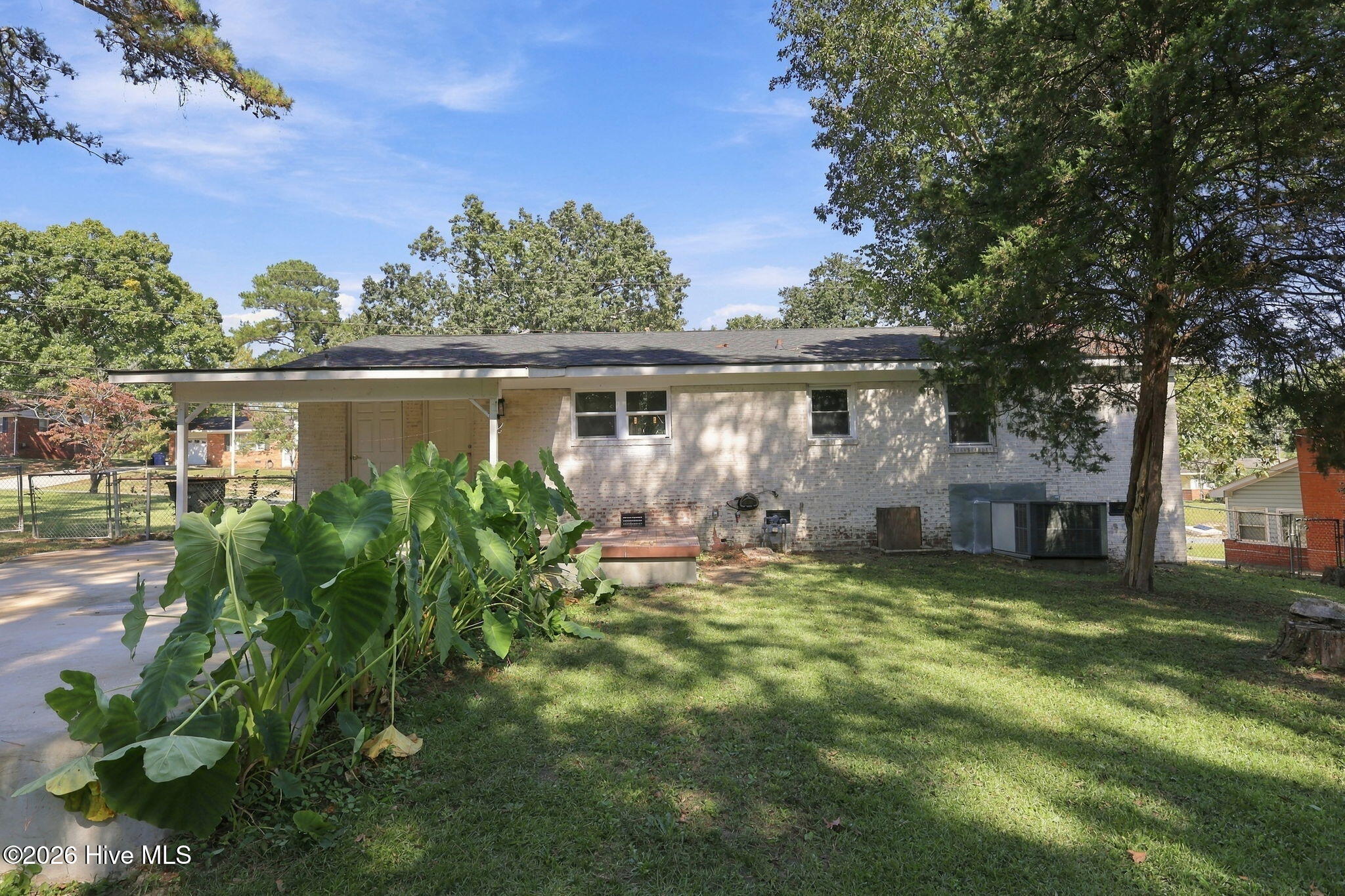6129 Louise Street Property Photo 33