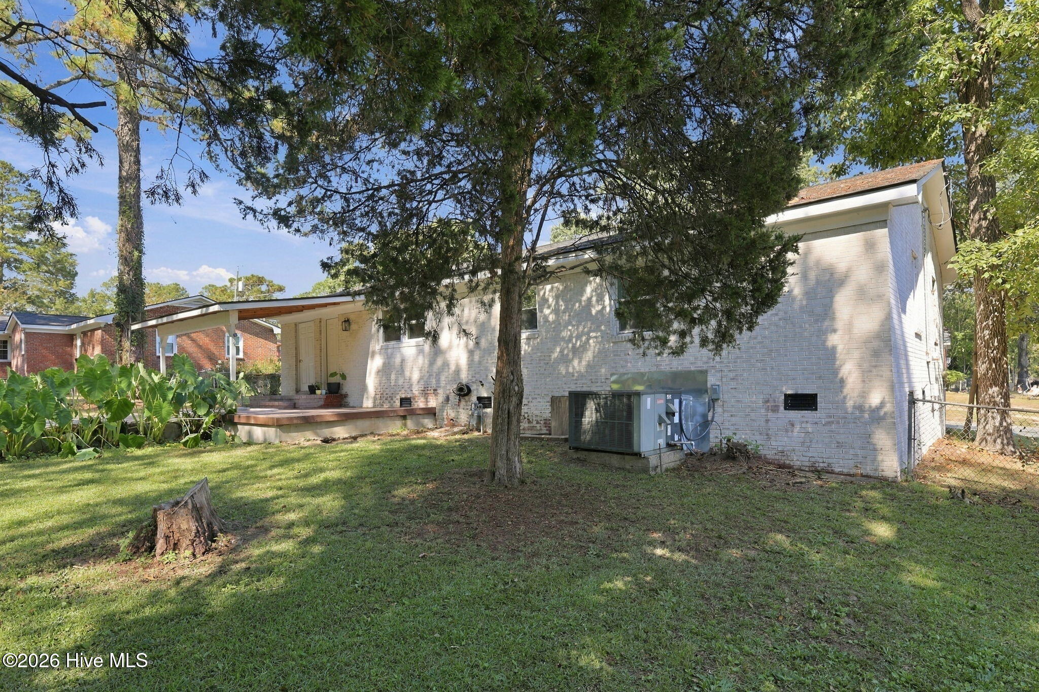 6129 Louise Street Property Photo 34