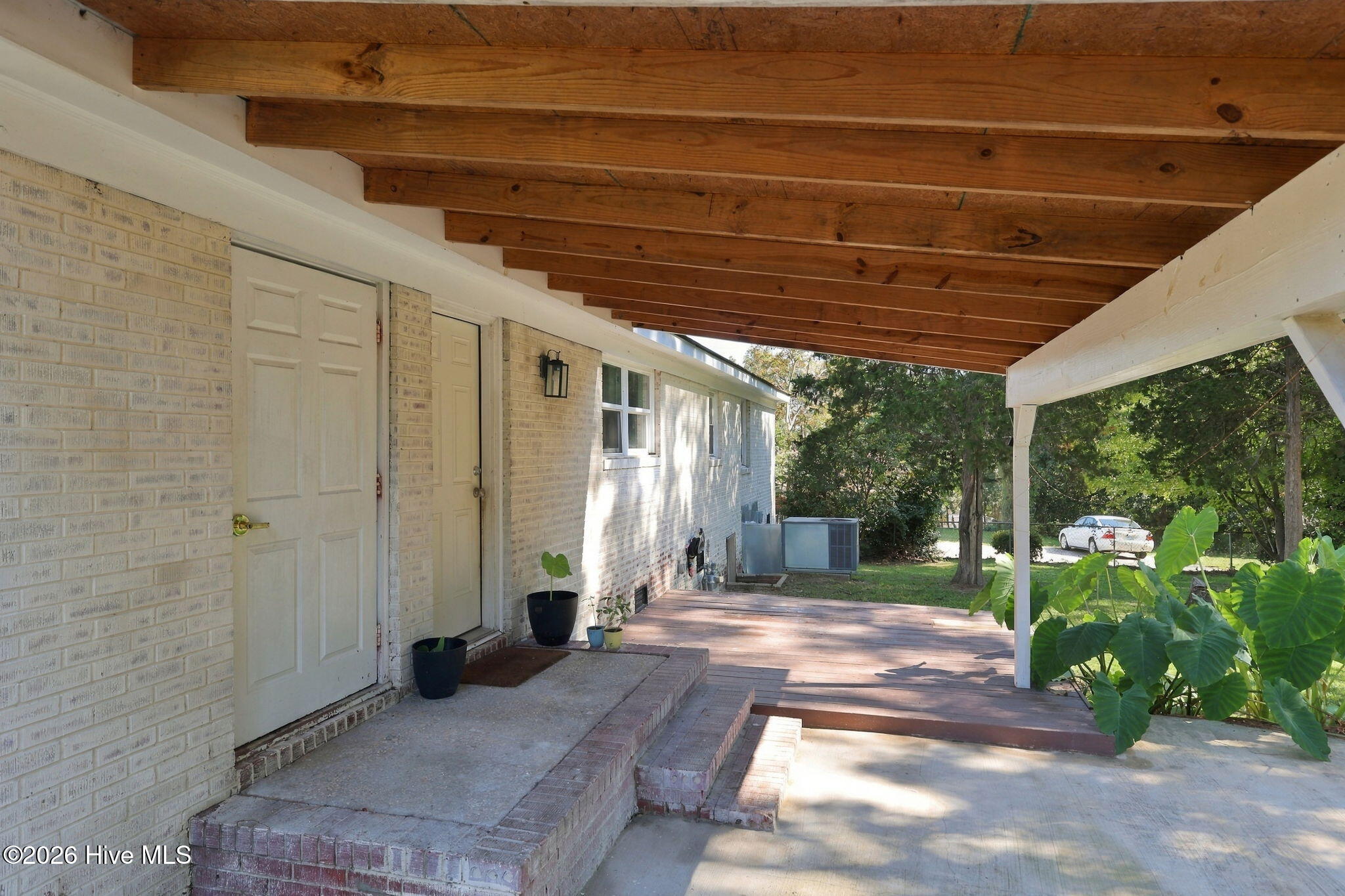 6129 Louise Street Property Photo 36