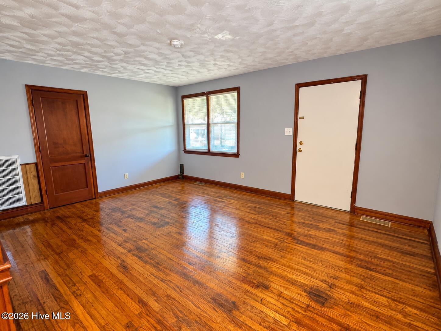 1017 Moore Street Property Photo 4