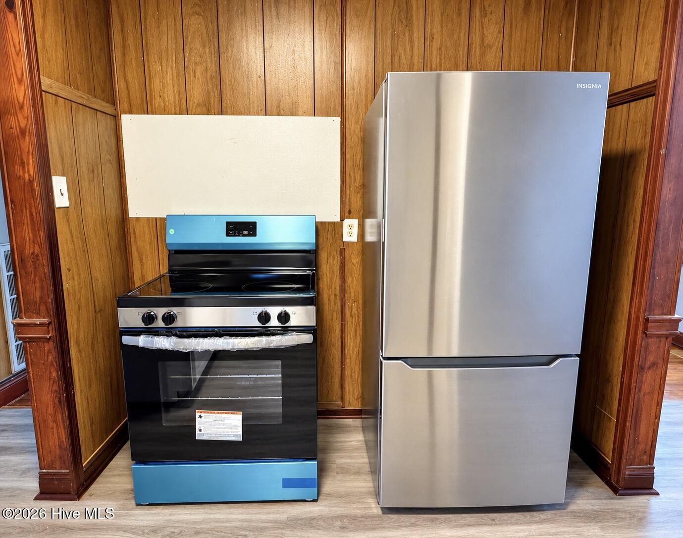 1017 Moore Street Property Photo 6