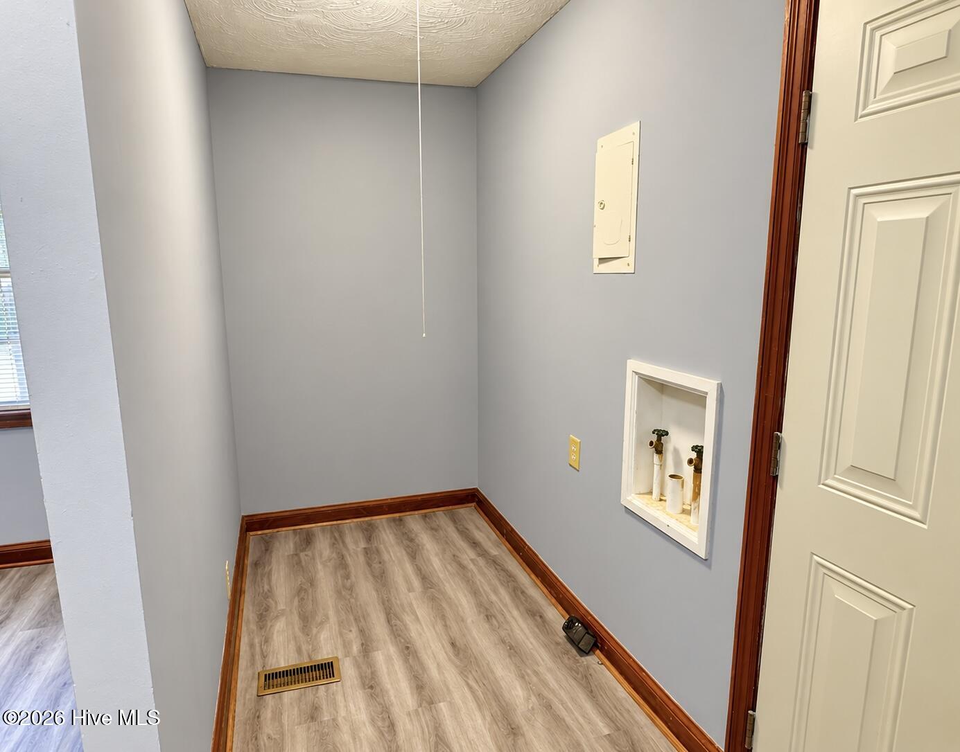 1017 Moore Street Property Photo 8