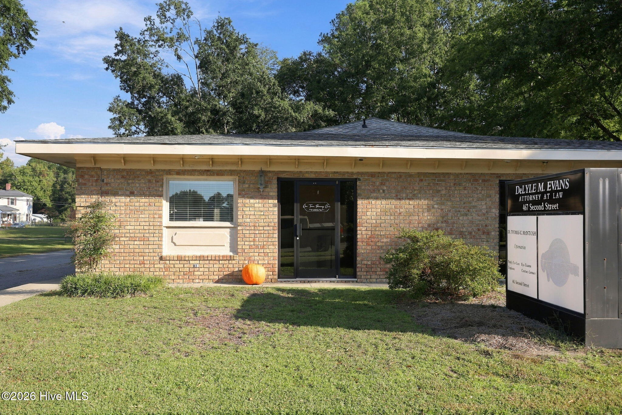 463 Second Street Property Photo 2