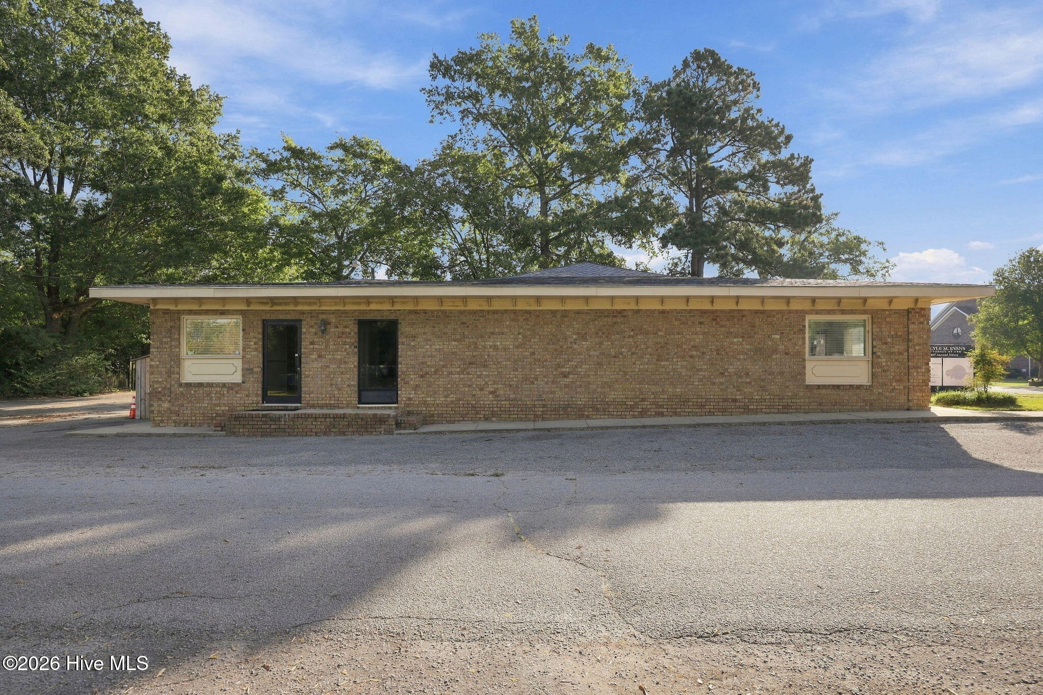 463 Second Street Property Photo 3