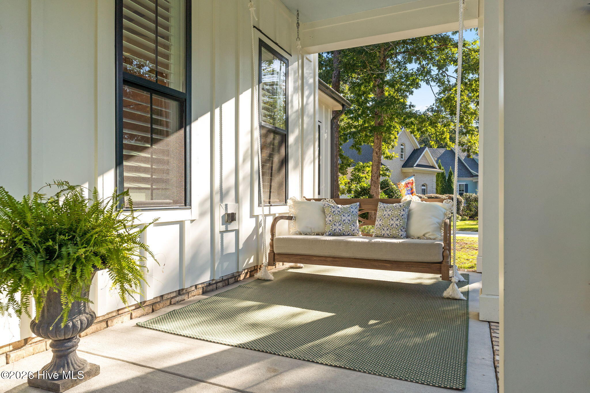 190 Englewood Court Se Property Photo 6