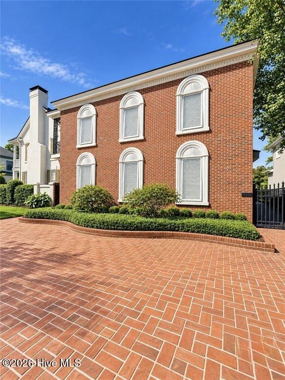 6 Conifer Square Property Photo 2