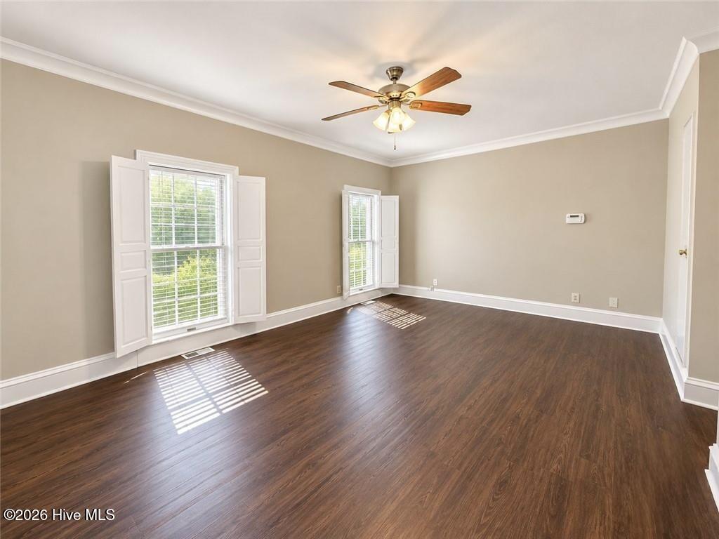 6 Conifer Square Property Photo 24