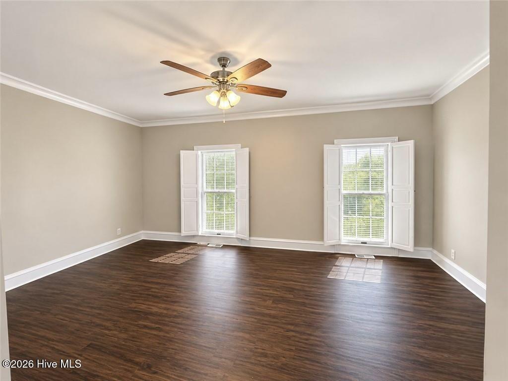 6 Conifer Square Property Photo 25