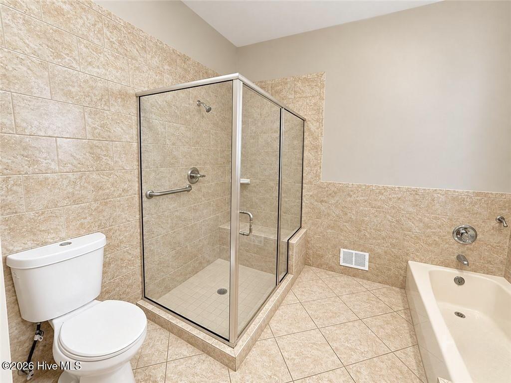 6 Conifer Square Property Photo 28