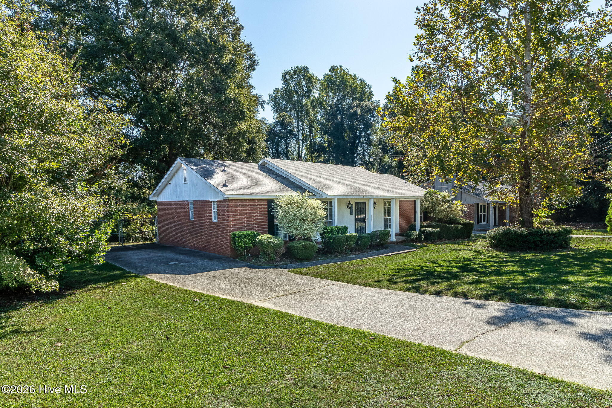 3812 Southwood Drive Property Photo 2