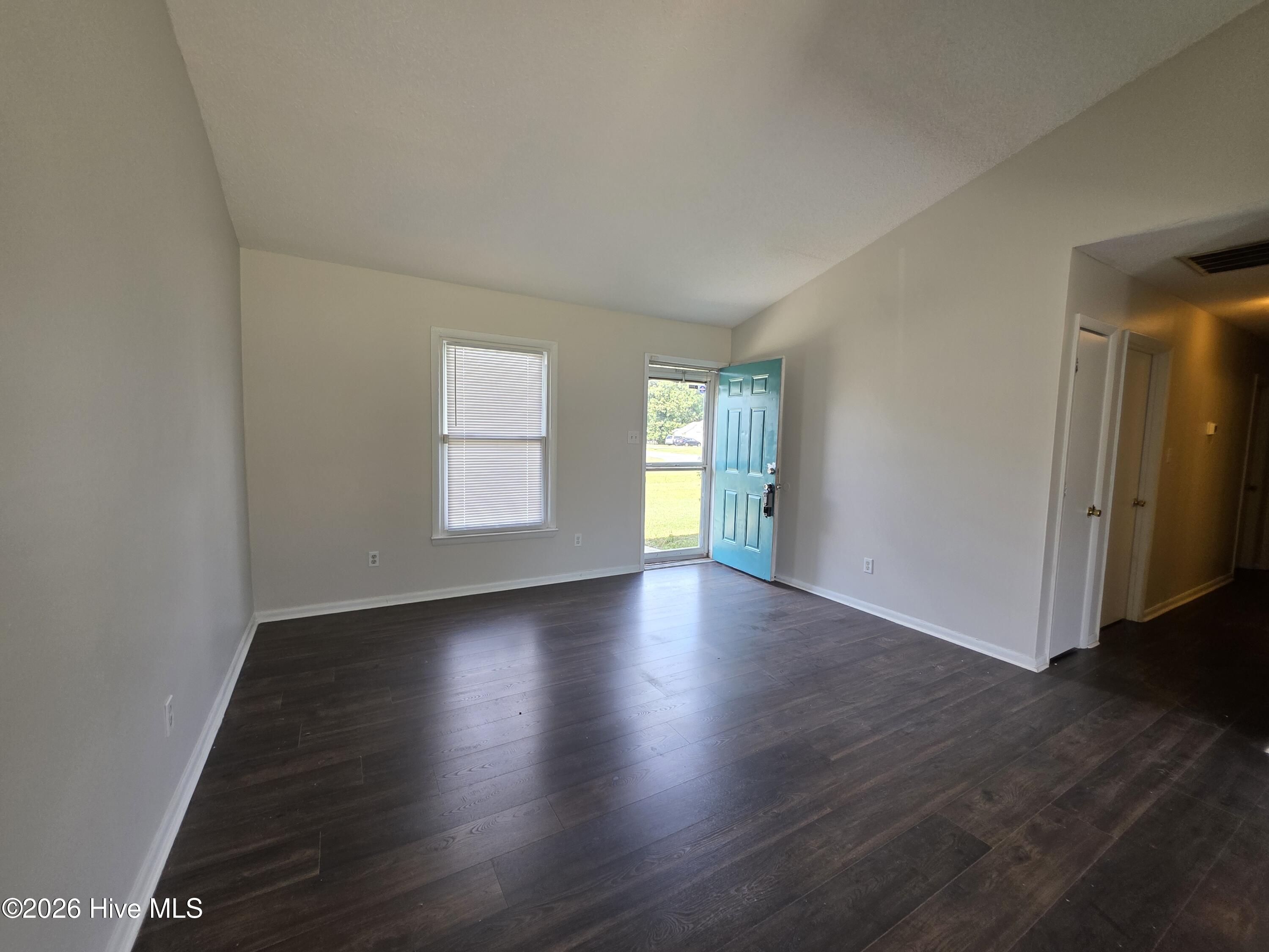 1011 Blue Leaf Place Property Photo 5