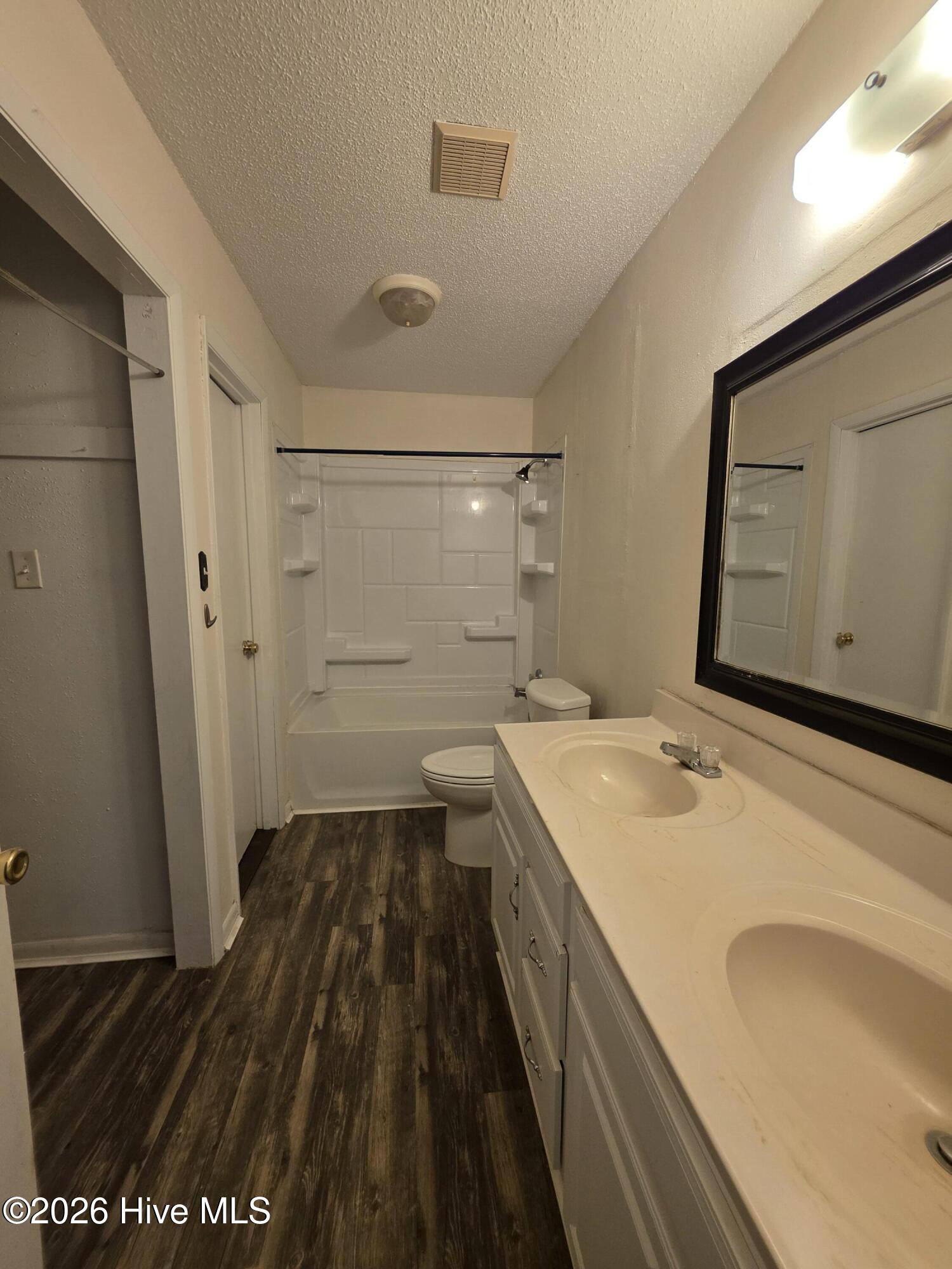 1011 Blue Leaf Place Property Photo 12