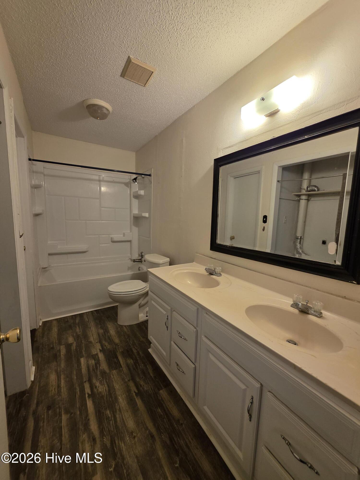 1011 Blue Leaf Place Property Photo 13