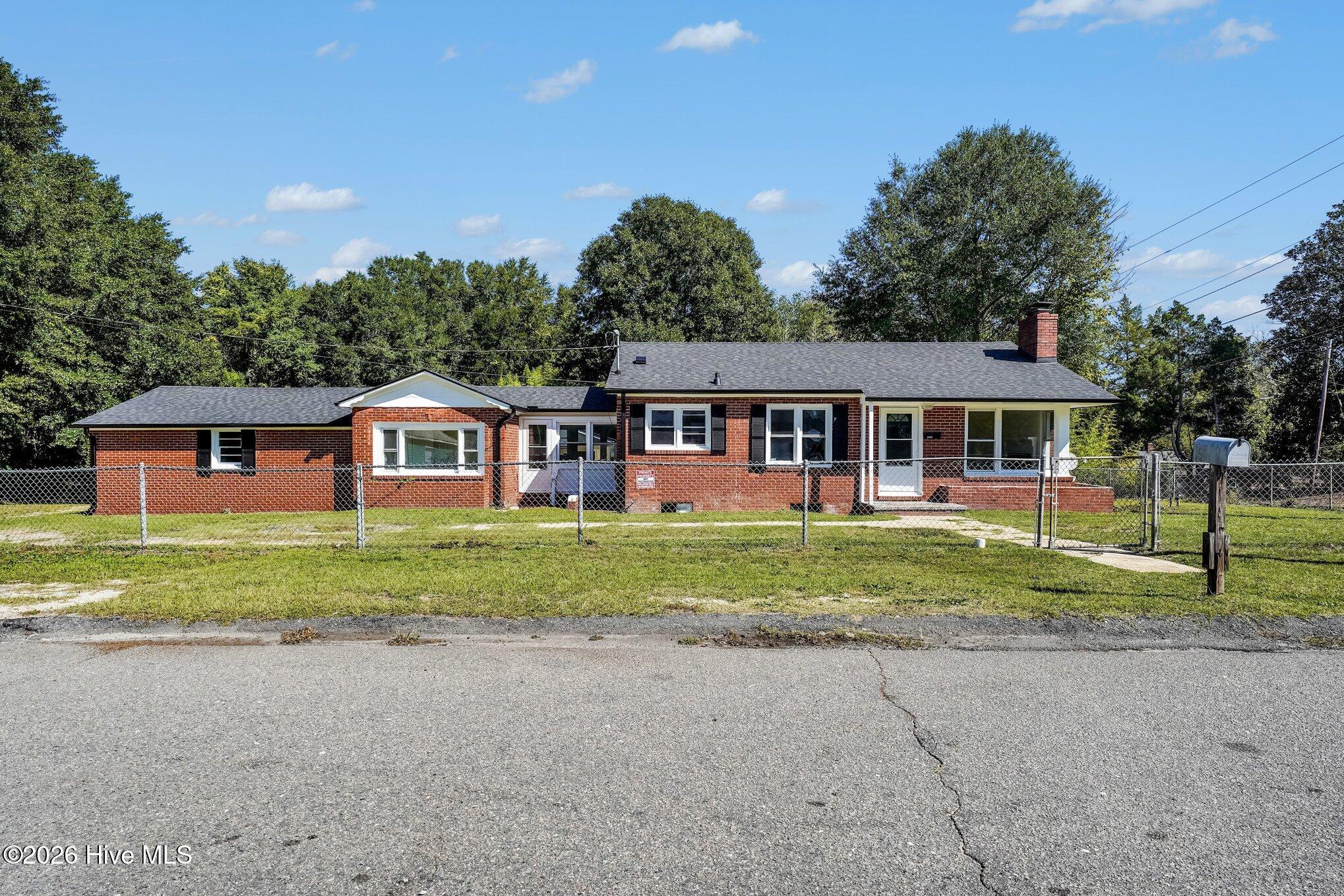 1009 W New Hampshire Avenue Property Photo 1