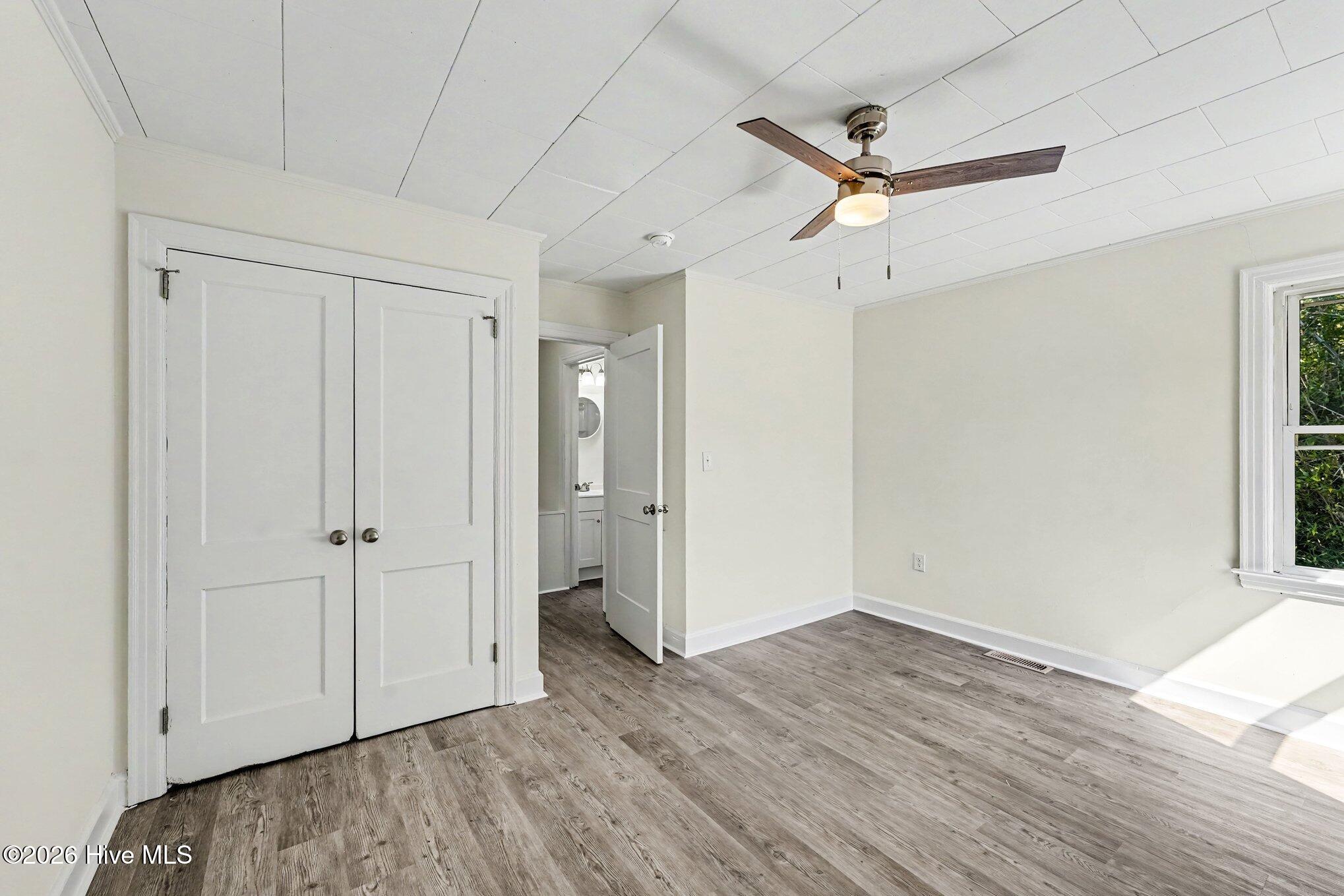 1009 W New Hampshire Avenue Property Photo 9
