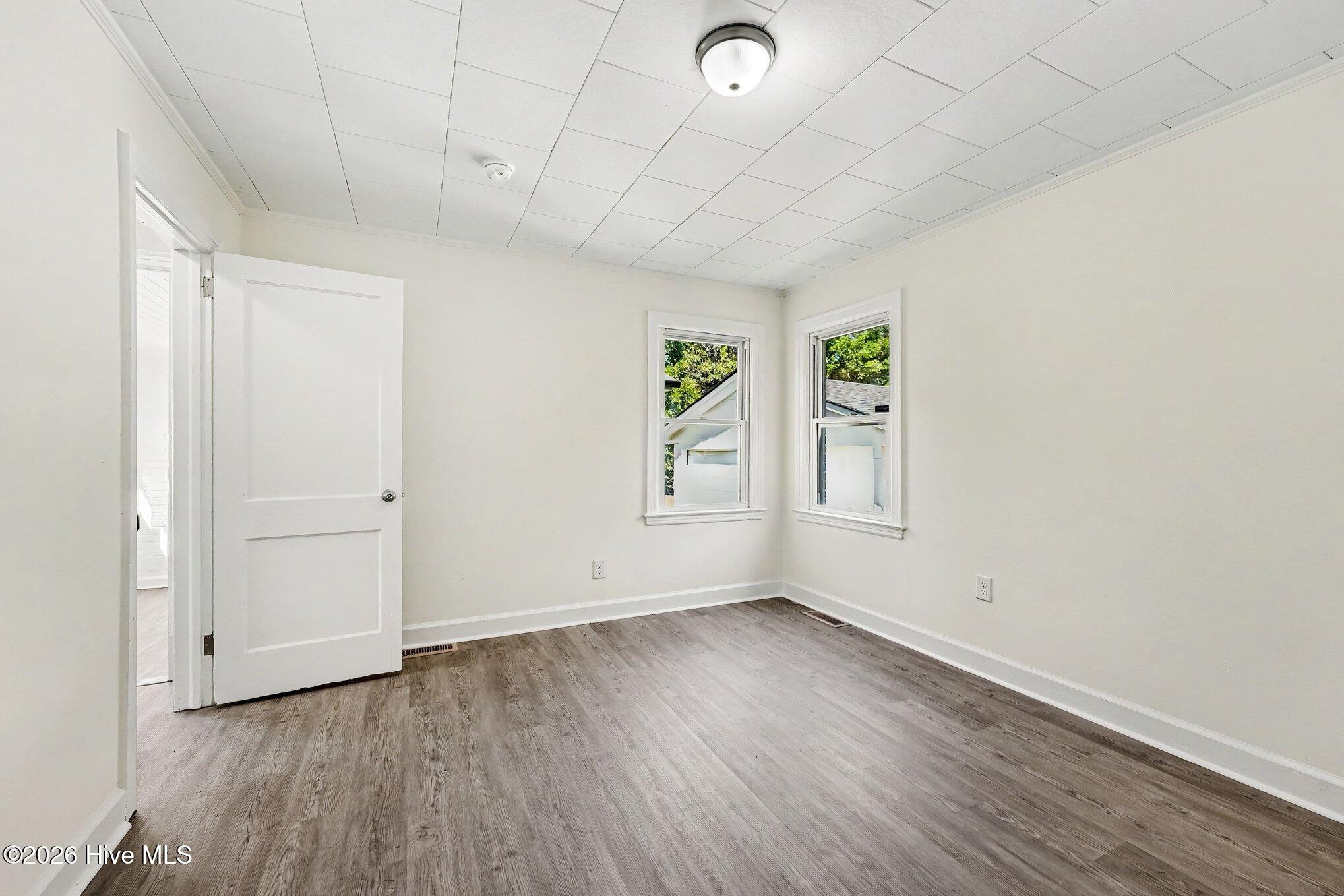 1009 W New Hampshire Avenue Property Photo 21
