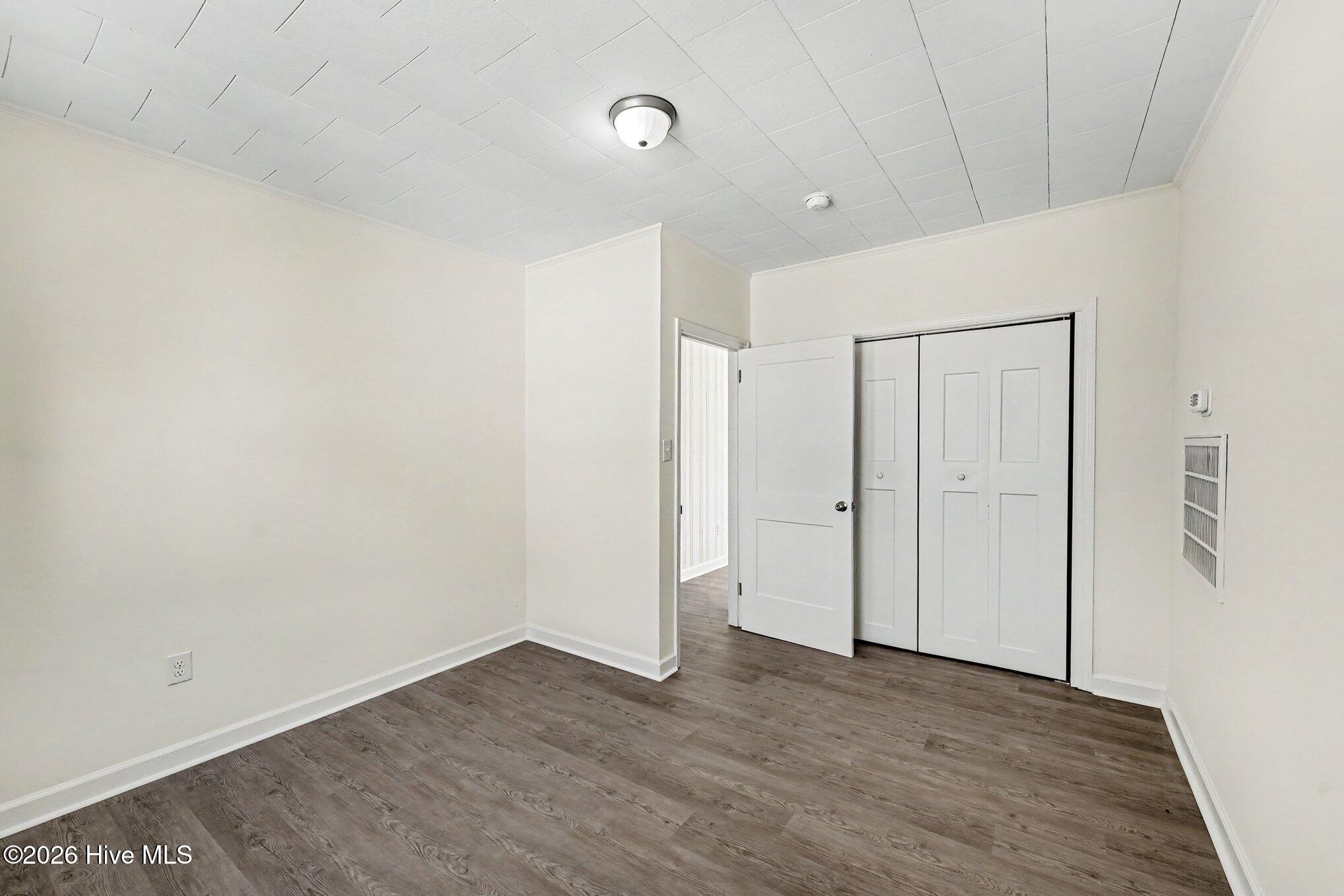 1009 W New Hampshire Avenue Property Photo 23